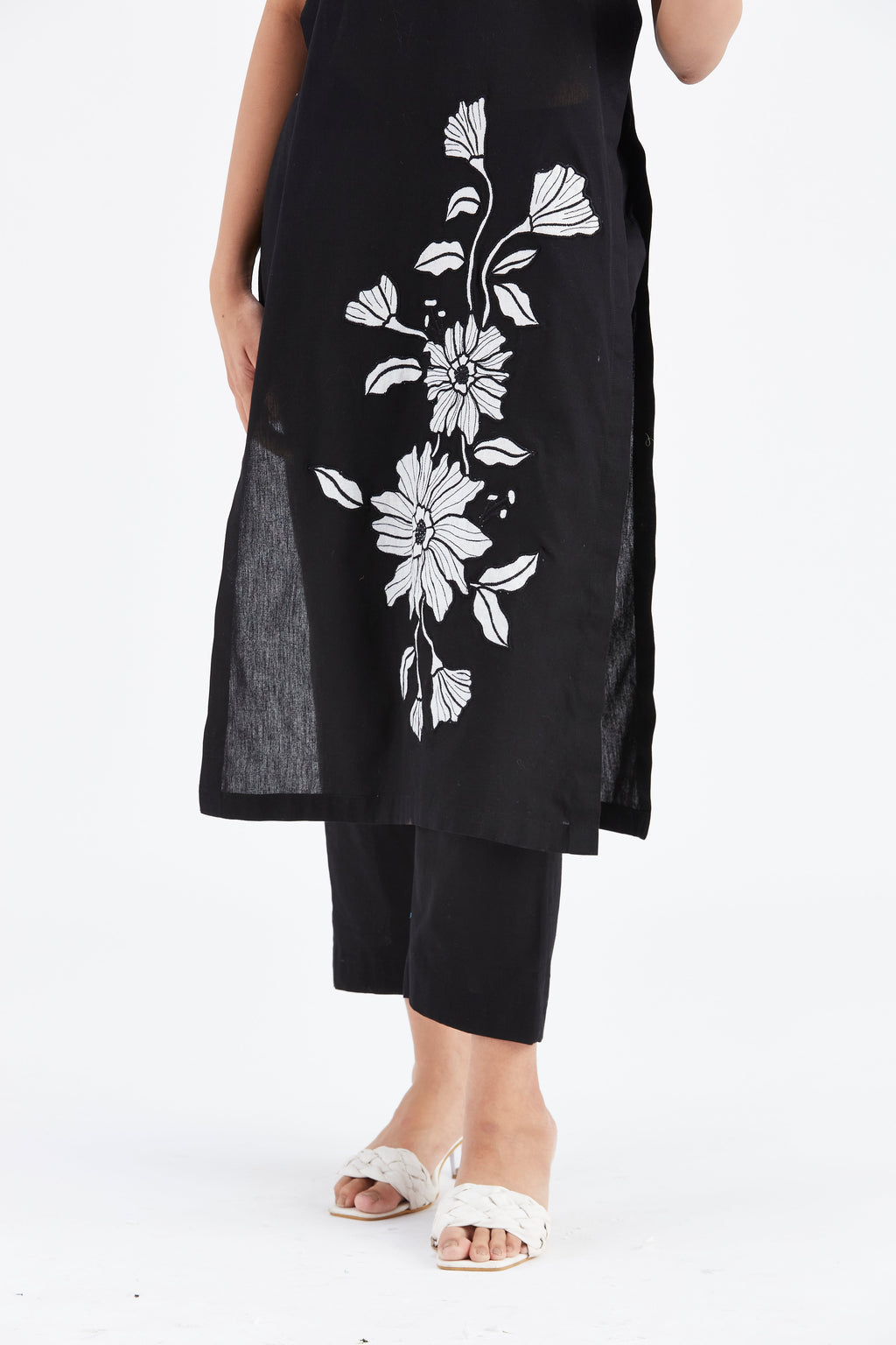Nava Black Floral Printed Cotton kurta set at Kamakhyaa by Hasttvam. This item is Black, Cotton, Ete by Hasttvam, Floral Prints, Fusion Wear, Hand Printed, Womenswear