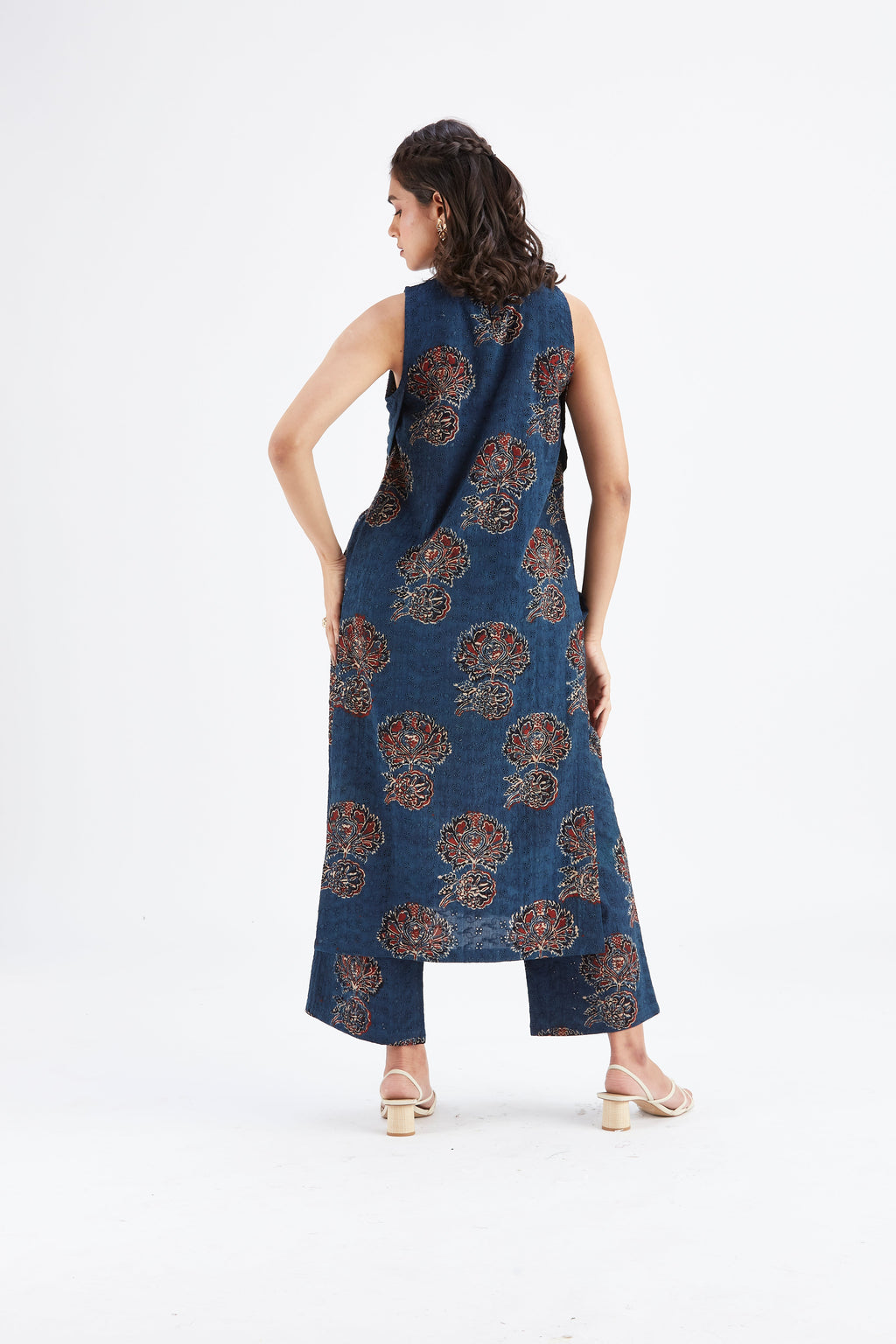 Nava Indigo Floral Printed Modal kurta set at Kamakhyaa by Hasttvam. This item is Ete by Hasttvam, Floral Prints, Fusion Wear, Hand Printed, Indigo, Modal, Womenswear