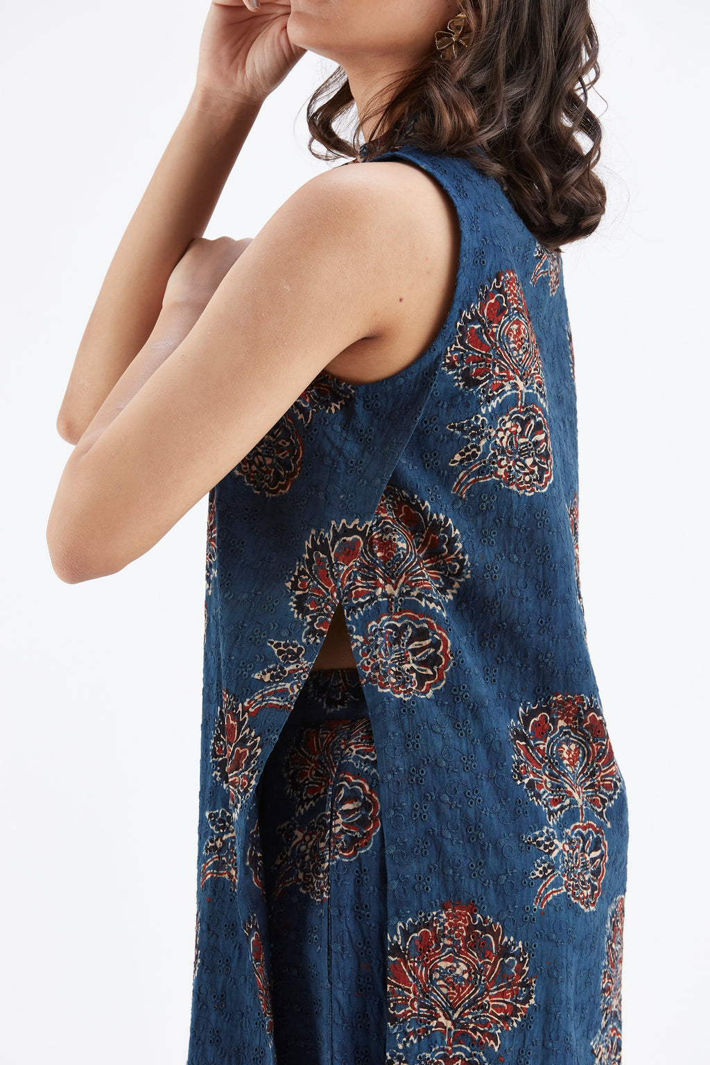 Nava Indigo Floral Printed Modal kurta set at Kamakhyaa by Hasttvam. This item is Ete by Hasttvam, Floral Prints, Fusion Wear, Hand Printed, Indigo, Modal, Womenswear