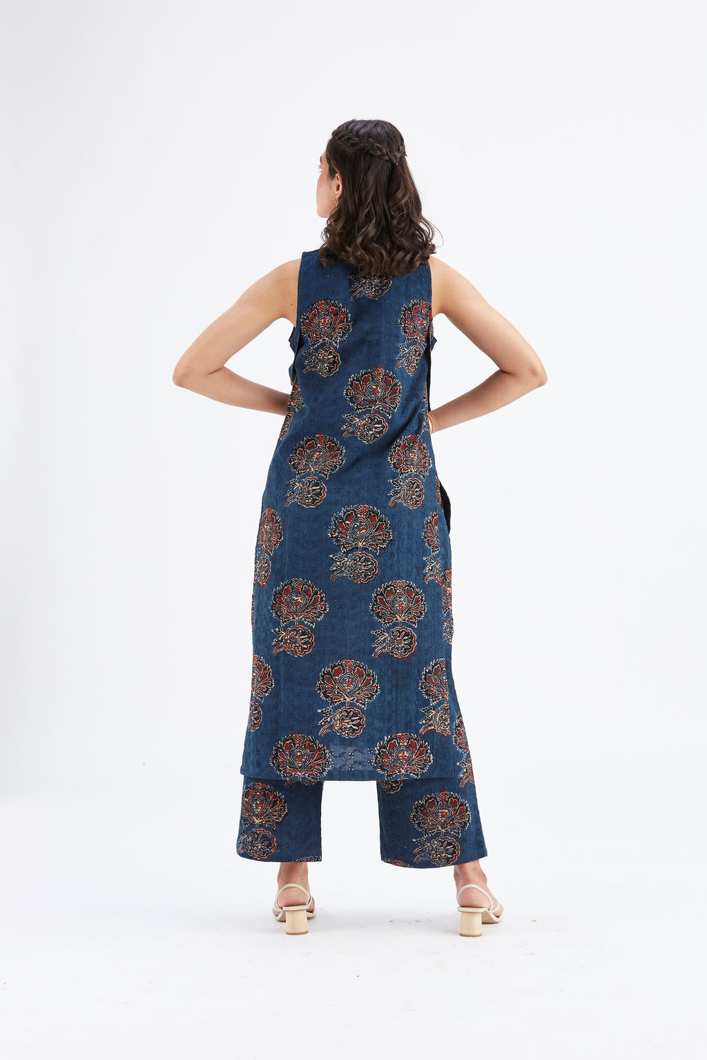 Nava Indigo Floral Printed Modal kurta set at Kamakhyaa by Hasttvam. This item is Ete by Hasttvam, Floral Prints, Fusion Wear, Hand Printed, Indigo, Modal, Womenswear