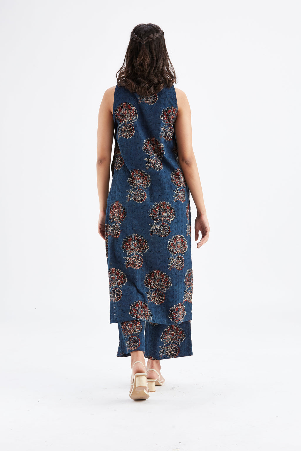 Nava Indigo Floral Printed Modal kurta set at Kamakhyaa by Hasttvam. This item is Ete by Hasttvam, Floral Prints, Fusion Wear, Hand Printed, Indigo, Modal, Womenswear