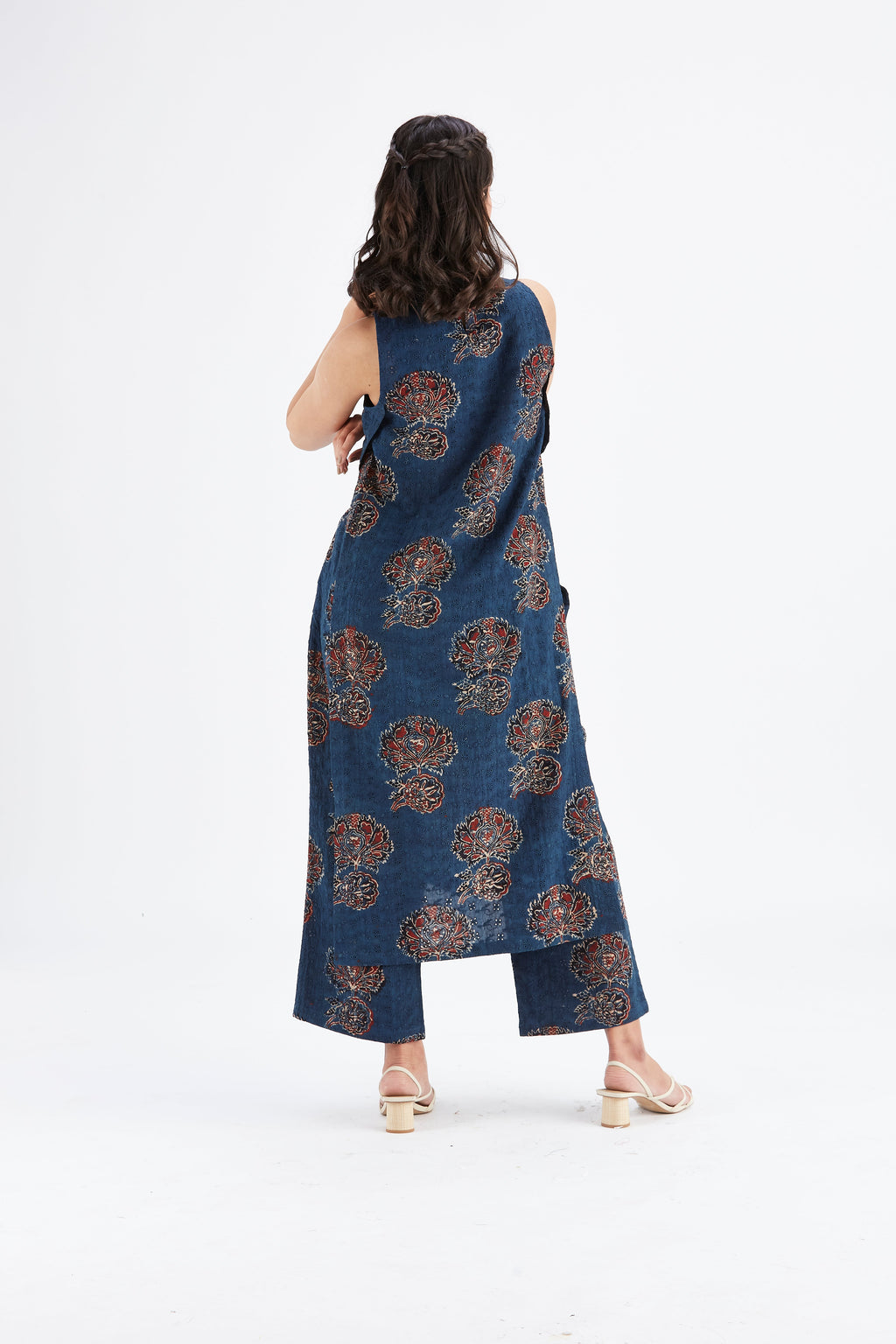 Nava Indigo Floral Printed Modal kurta set at Kamakhyaa by Hasttvam. This item is Ete by Hasttvam, Floral Prints, Fusion Wear, Hand Printed, Indigo, Modal, Womenswear