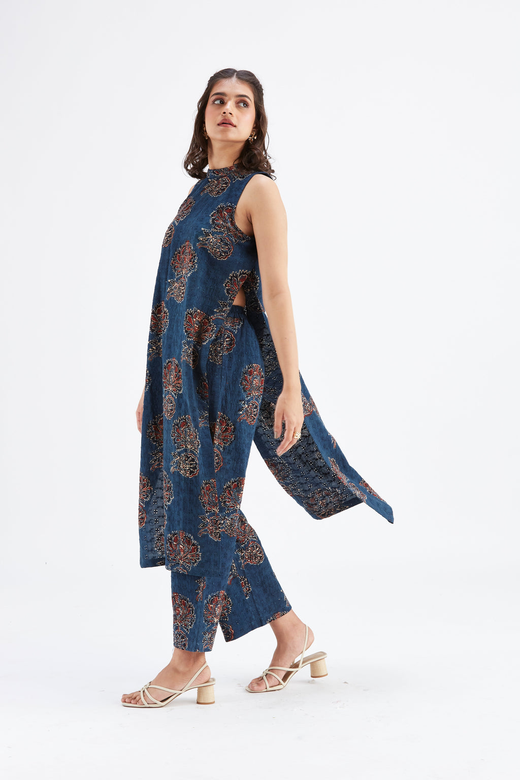 Nava Indigo Floral Printed Modal kurta set at Kamakhyaa by Hasttvam. This item is Ete by Hasttvam, Floral Prints, Fusion Wear, Hand Printed, Indigo, Modal, Womenswear