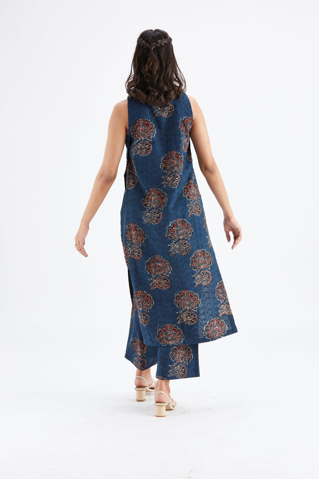 Nava Indigo Floral Printed Modal kurta set at Kamakhyaa by Hasttvam. This item is Ete by Hasttvam, Floral Prints, Fusion Wear, Hand Printed, Indigo, Modal, Womenswear