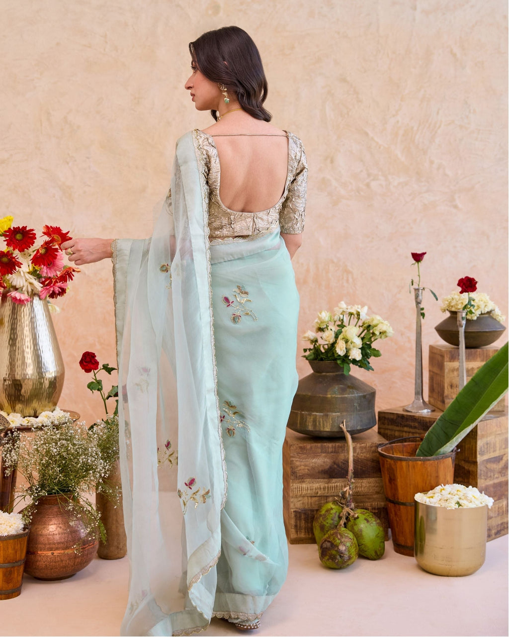 Nigar Saree at kamakhyaa.com by Taro. This item is Jashn-E-Taro - The Trousseau Edit by Taro