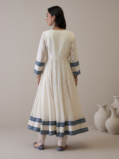 Off White Chanderi Kurta Set with Jacket at Kamakhyaa by RoohbyRidhimaa. This item is Avani by RoohbyRidhimaa, Ethnic Wear, Kurta Pant Sets, Pure Chanderi, Regular Fit, Resham Embroidered, Toxin free, White