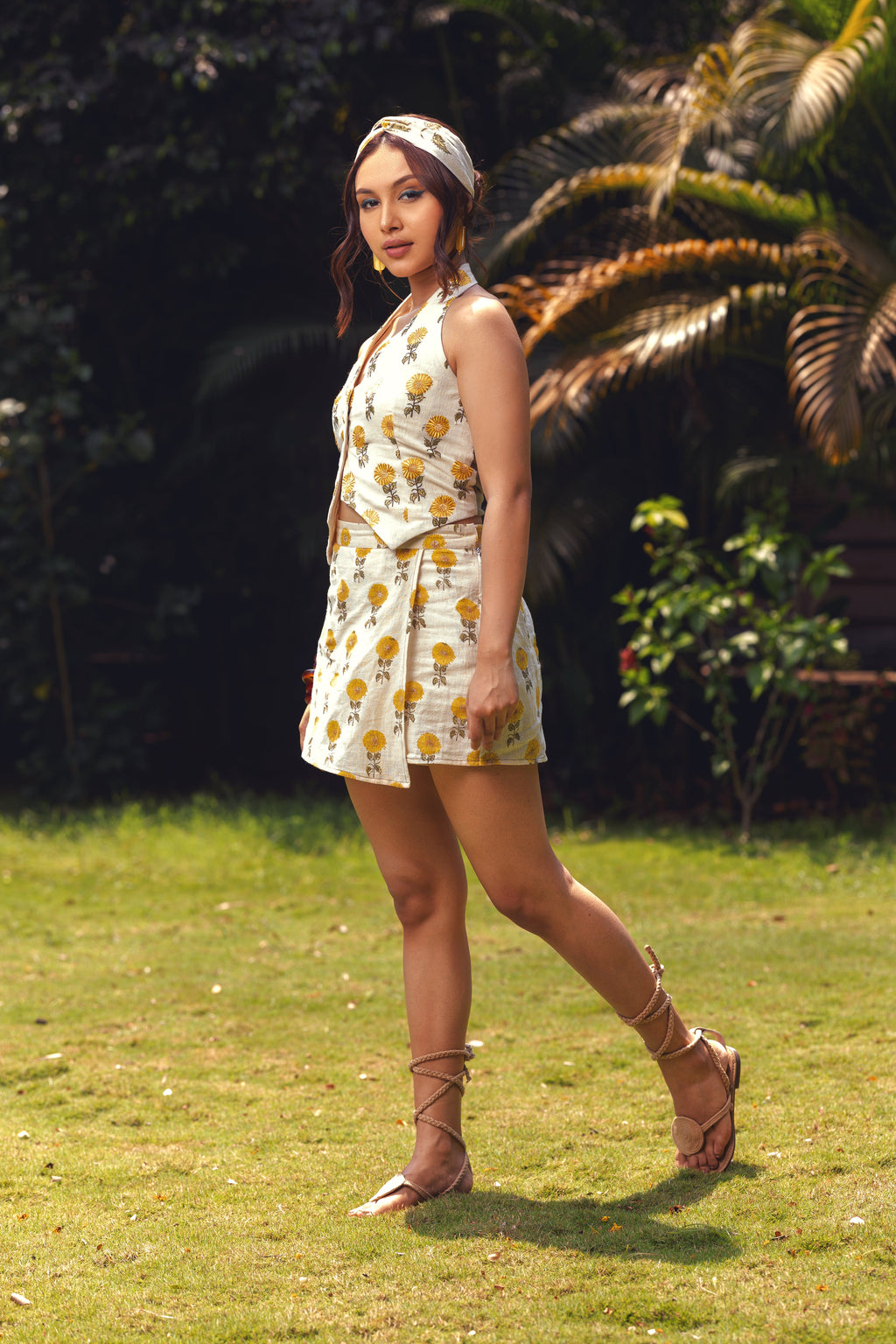 Off-White Floral Prints Crop Top at Kamakhyaa by Akashii Clothing. This item is Bloom by Akashi Clothing, Cotton, Crop Tops, Floral Prints, handmade, Kala Cotton, Off-white, Organic, Regular Fit, Resort Wear