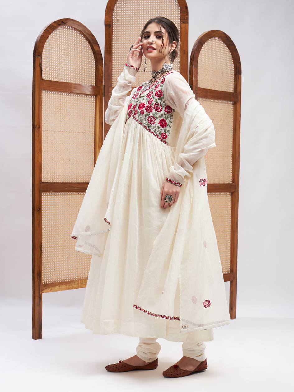 Off-White Resham Embroidered Kurta Set with Dupatta at Kamakhyaa by RoohbyRidhimaa. This item is Chanderi Silk, Cotton, Dupattas, Embroidered, Festive Wear, Kurta Set with Dupattas, Kurta Sets, Off-white, Relaxed Fit, Resham, Resham Embroidered, Silk Chanderi, Toxin free