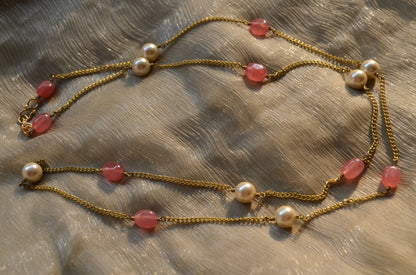 Pink Necklace Quartz at Kamakhyaa by House Of Heer. This item is Alloy Metal, Beaded Jewellery, Festive Jewellery, Festive Wear, Free Size, jewelry, July Sale, July Sale 2023, Less than $50, Natural, Necklaces, Pearl, Pink, Products less than $25, Solids