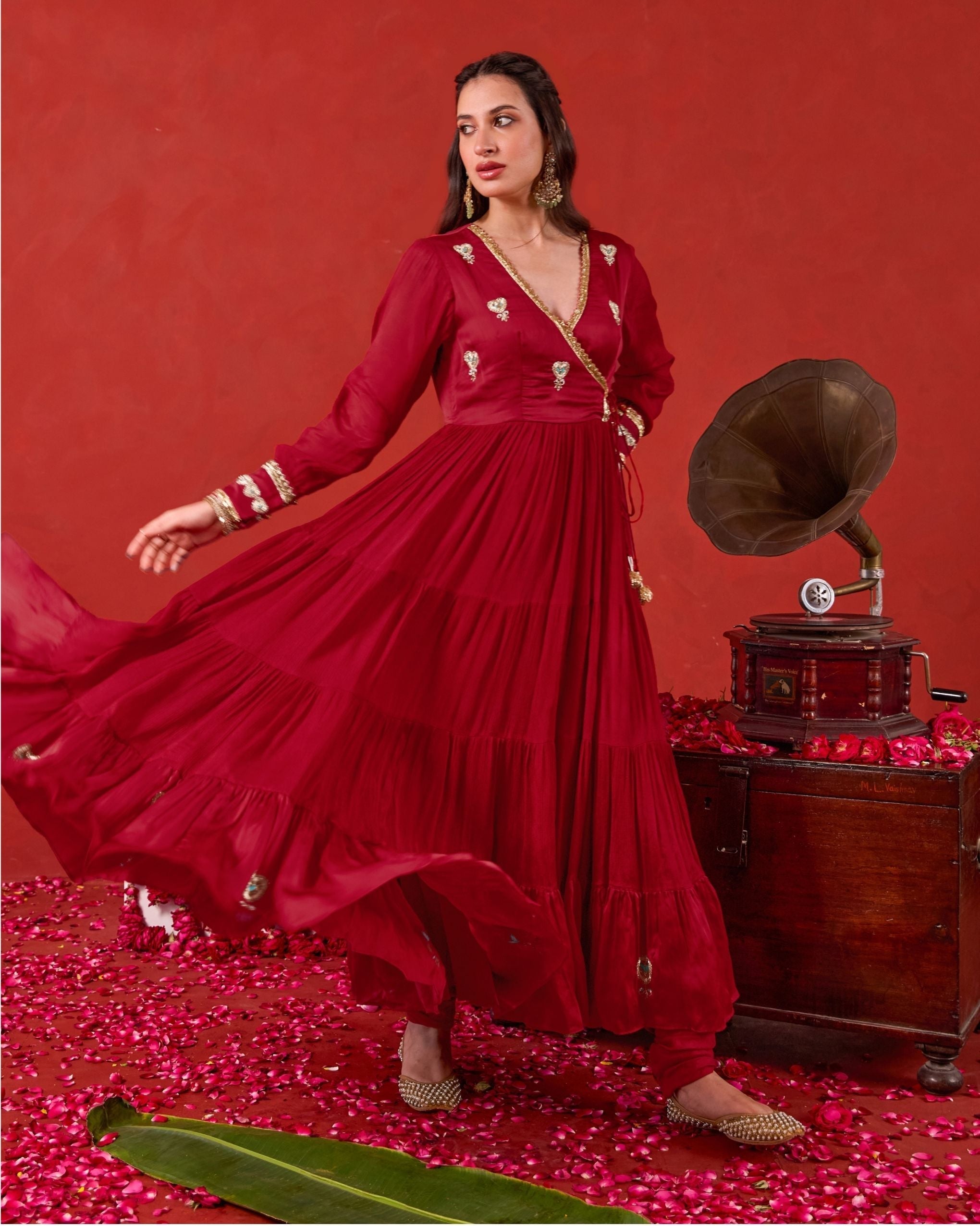 Ruhani Kurta Set at kamakhyaa.com by Taro. This item is Jashn-E-Taro - The Trousseau Edit by Taro, Under $50