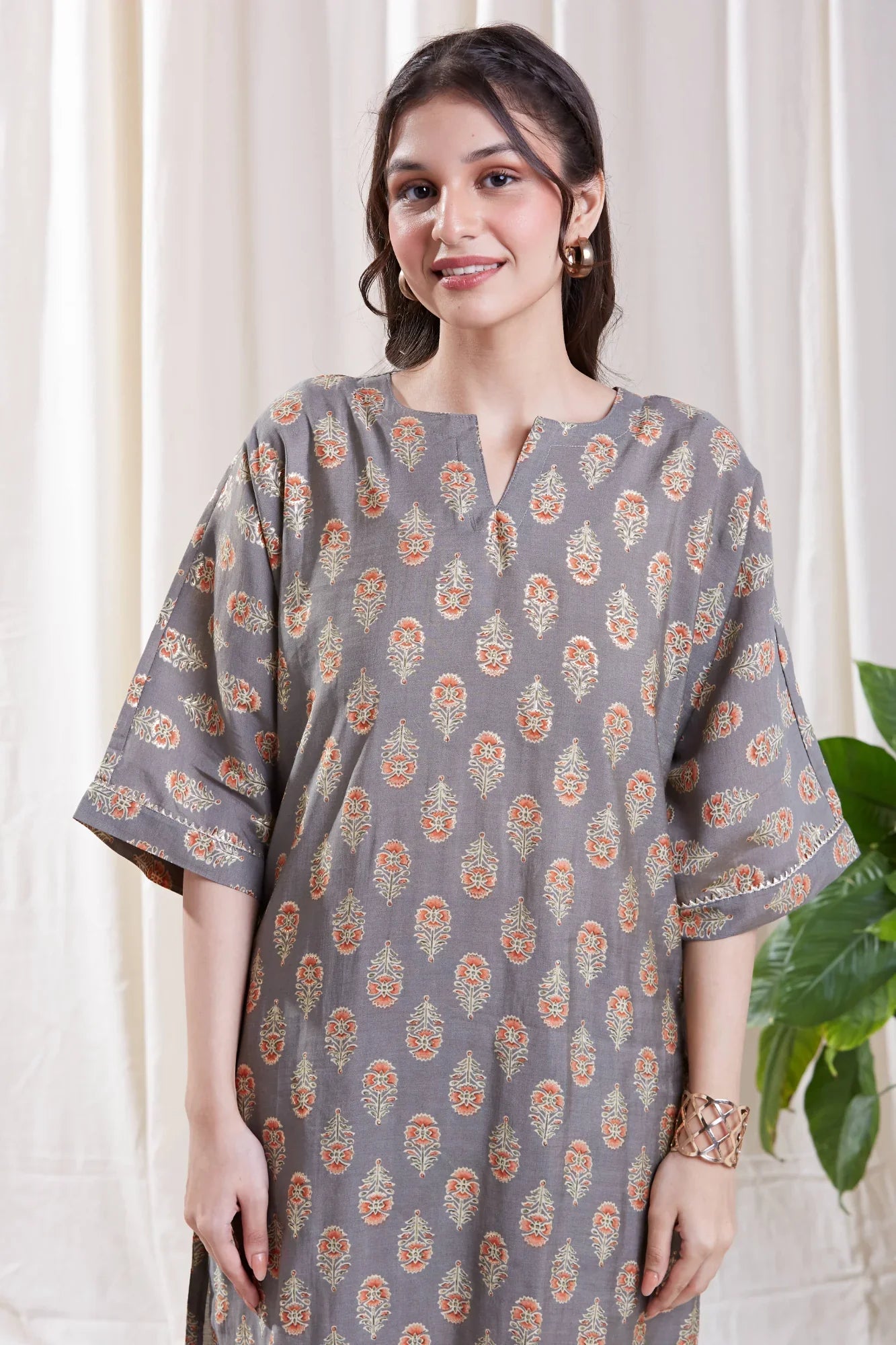 Sage Green Kurta with Floral Prints Set at Kamakhyaa by Hasttvam. This item is Floral, Fusion Wear, Green, Natural dyes, Relaxed Fit, Respondible production and Vegan, Viscose Silk