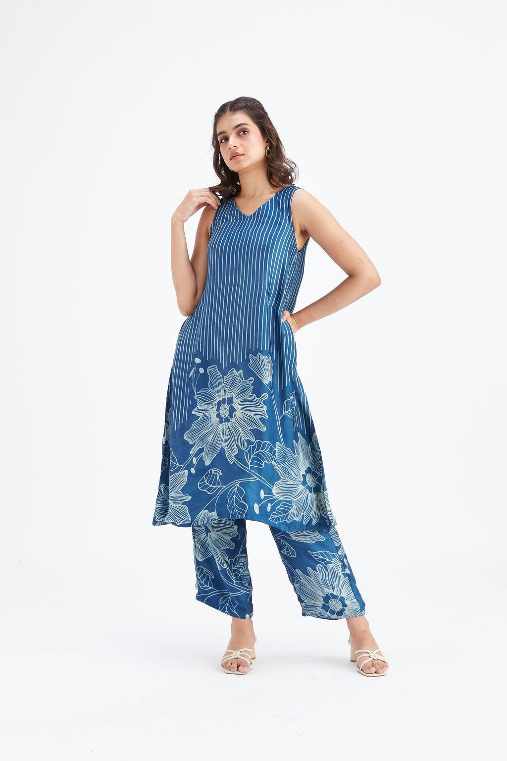 Sona Indigo Floral Printed Modal kurta set at Kamakhyaa by Hasttvam. This item is Ete by Hasttvam, Floral Prints, Fusion Wear, Hand Printed, Indigo, Modal, Womenswear
