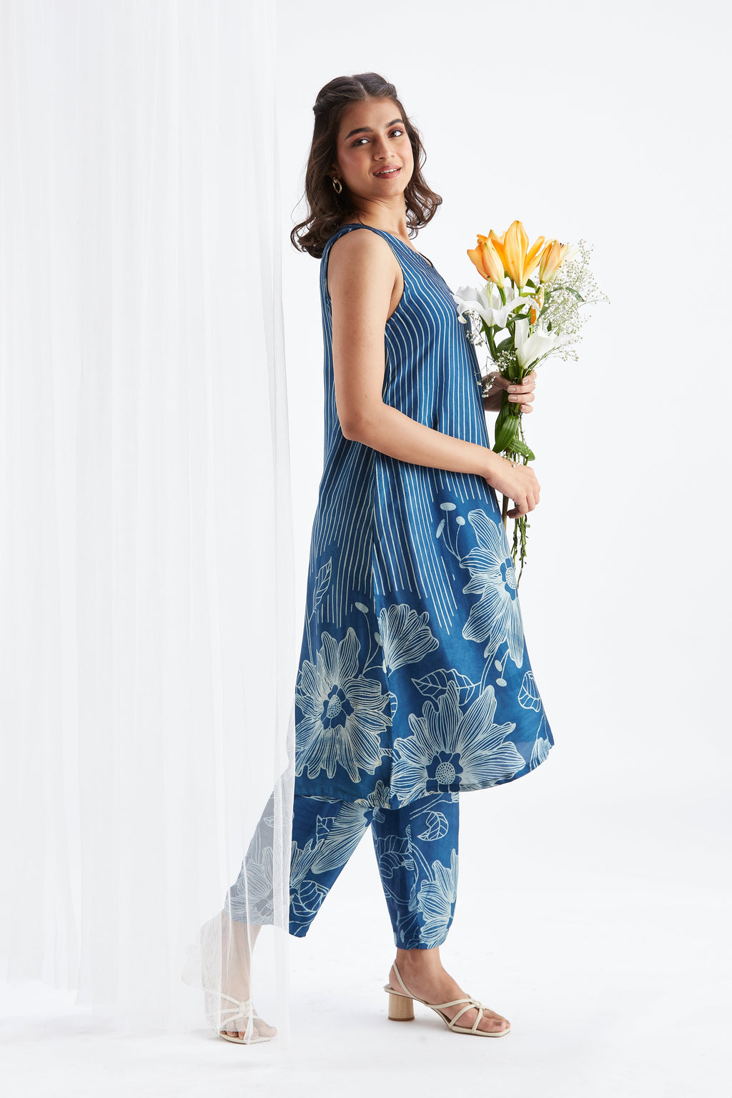 Sona Indigo Floral Printed Modal kurta set at Kamakhyaa by Hasttvam. This item is Ete by Hasttvam, Floral Prints, Fusion Wear, Hand Printed, Indigo, Modal, Womenswear