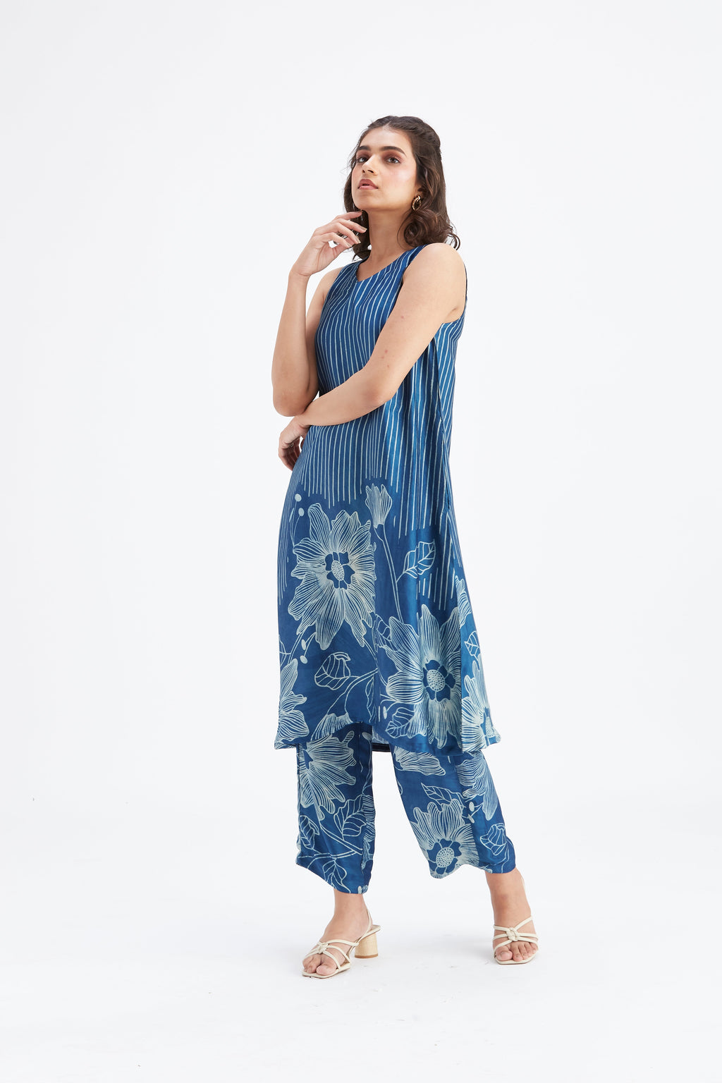 Sona Indigo Floral Printed Modal kurta set at Kamakhyaa by Hasttvam. This item is Ete by Hasttvam, Floral Prints, Fusion Wear, Hand Printed, Indigo, Modal, Womenswear