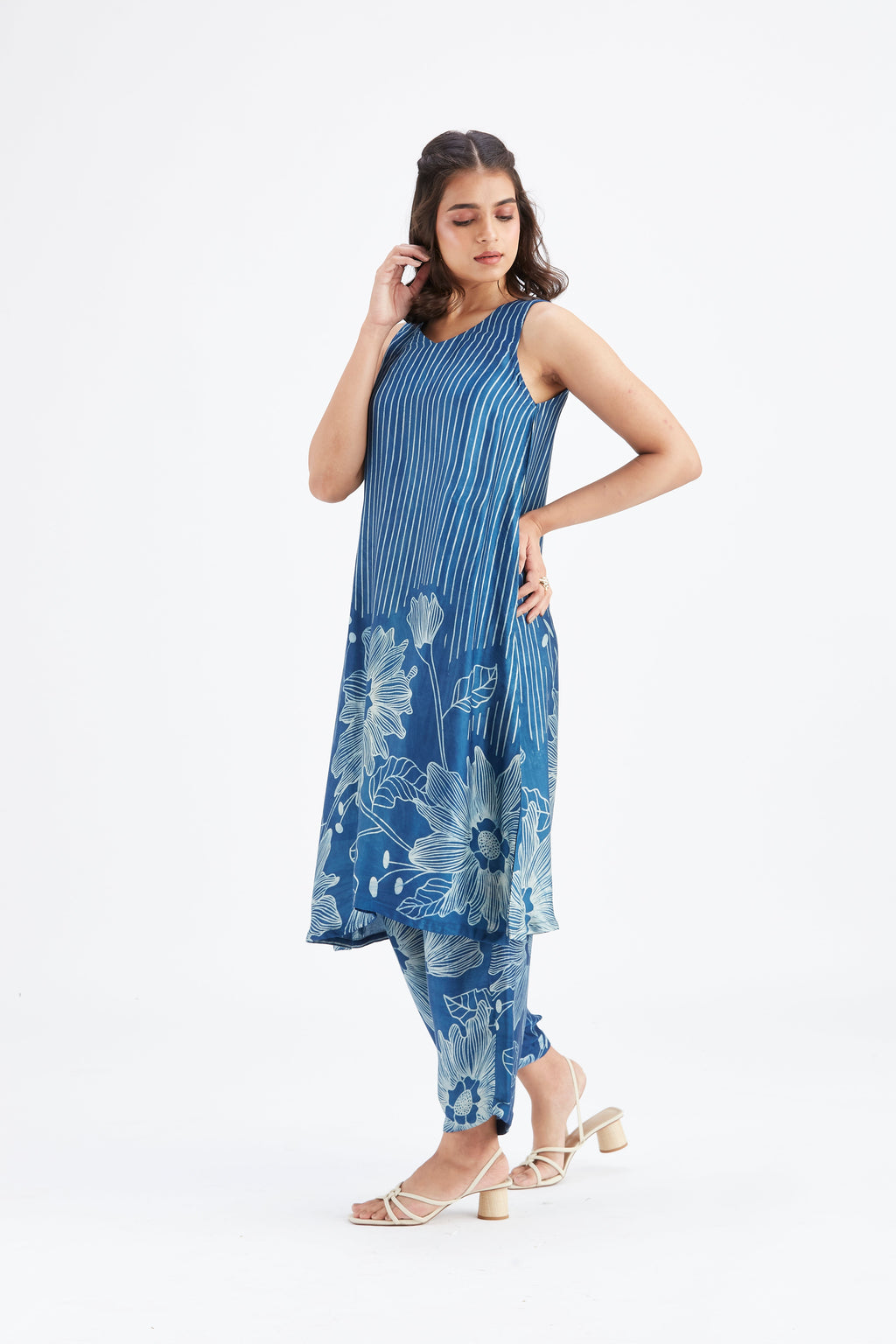 Sona Indigo Floral Printed Modal kurta set at Kamakhyaa by Hasttvam. This item is Ete by Hasttvam, Floral Prints, Fusion Wear, Hand Printed, Indigo, Modal, Womenswear