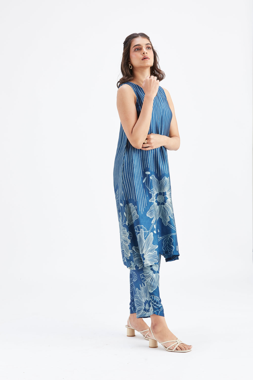 Sona Indigo Floral Printed Modal kurta set at Kamakhyaa by Hasttvam. This item is Ete by Hasttvam, Floral Prints, Fusion Wear, Hand Printed, Indigo, Modal, Womenswear