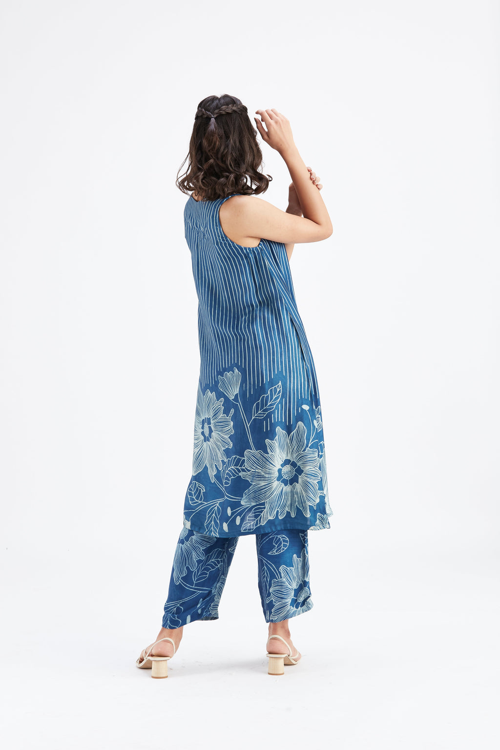 Sona Indigo Floral Printed Modal kurta set at Kamakhyaa by Hasttvam. This item is Ete by Hasttvam, Floral Prints, Fusion Wear, Hand Printed, Indigo, Modal, Womenswear