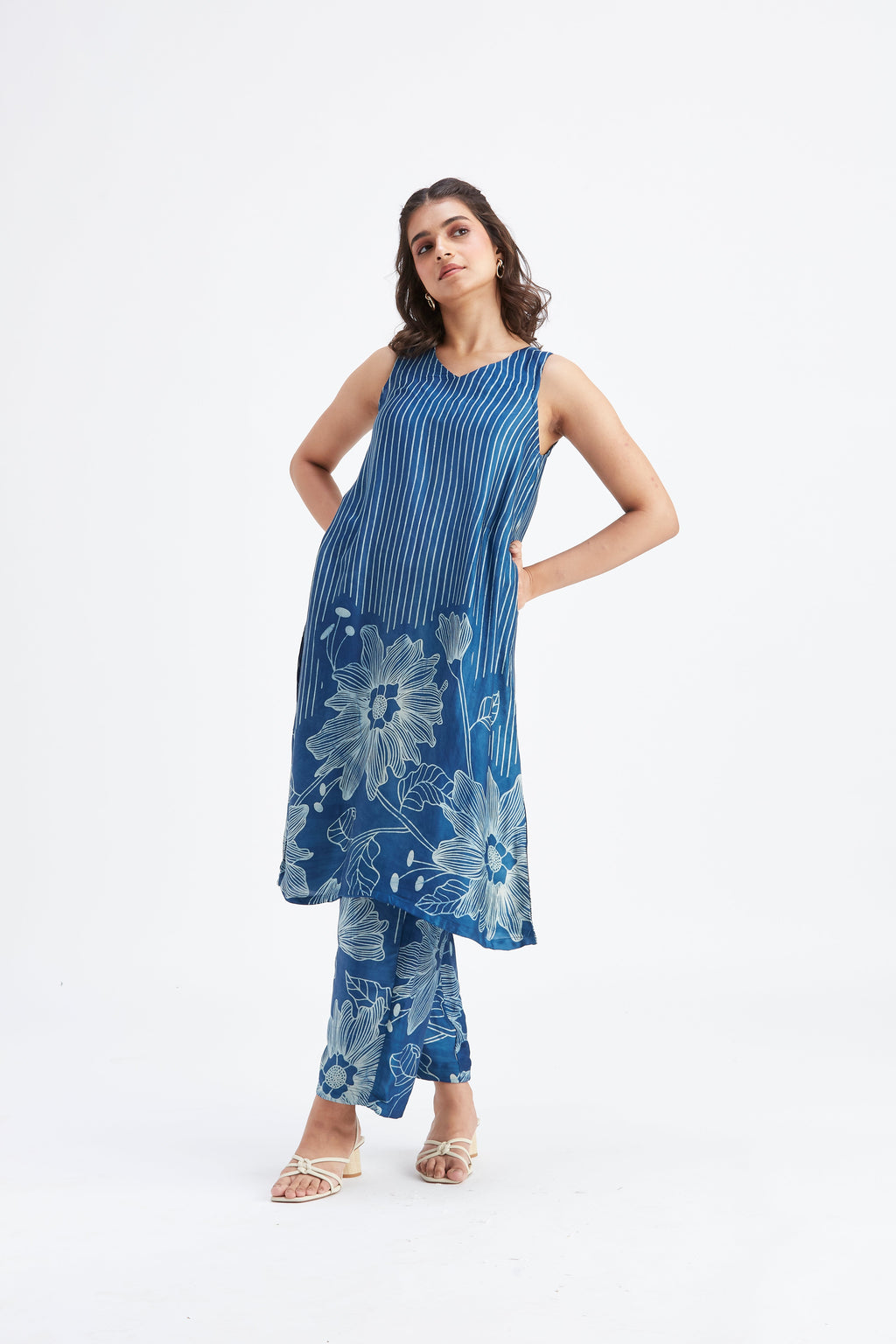 Sona Indigo Floral Printed Modal kurta set at Kamakhyaa by Hasttvam. This item is Ete by Hasttvam, Floral Prints, Fusion Wear, Hand Printed, Indigo, Modal, Womenswear