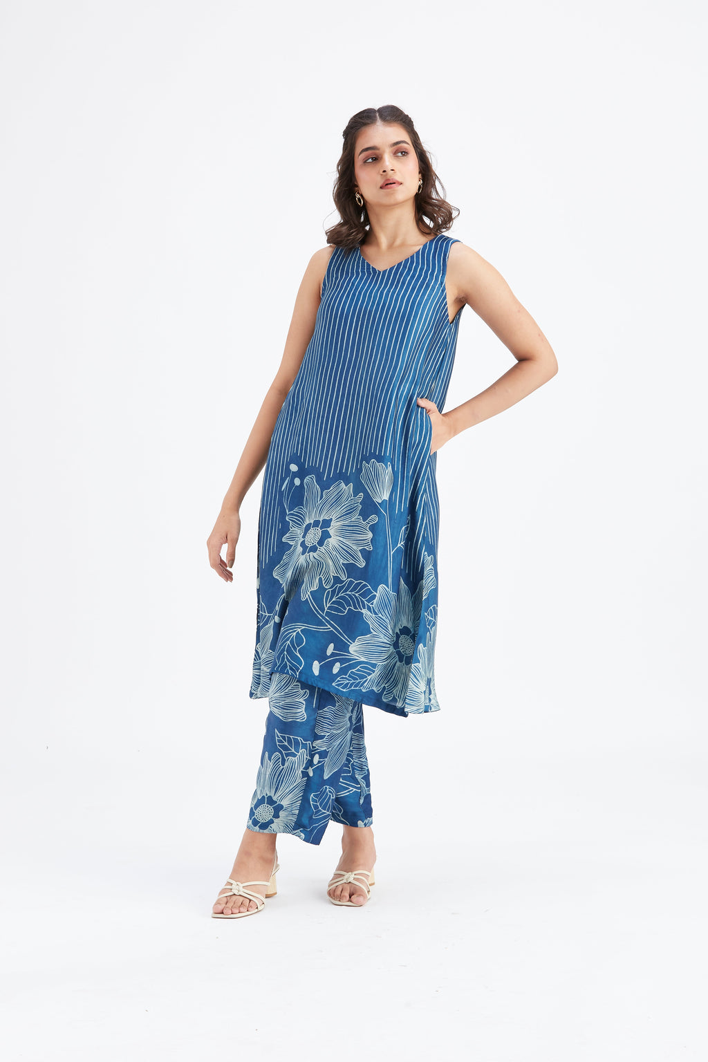 Sona Indigo Floral Printed Modal kurta set at Kamakhyaa by Hasttvam. This item is Ete by Hasttvam, Floral Prints, Fusion Wear, Hand Printed, Indigo, Modal, Womenswear