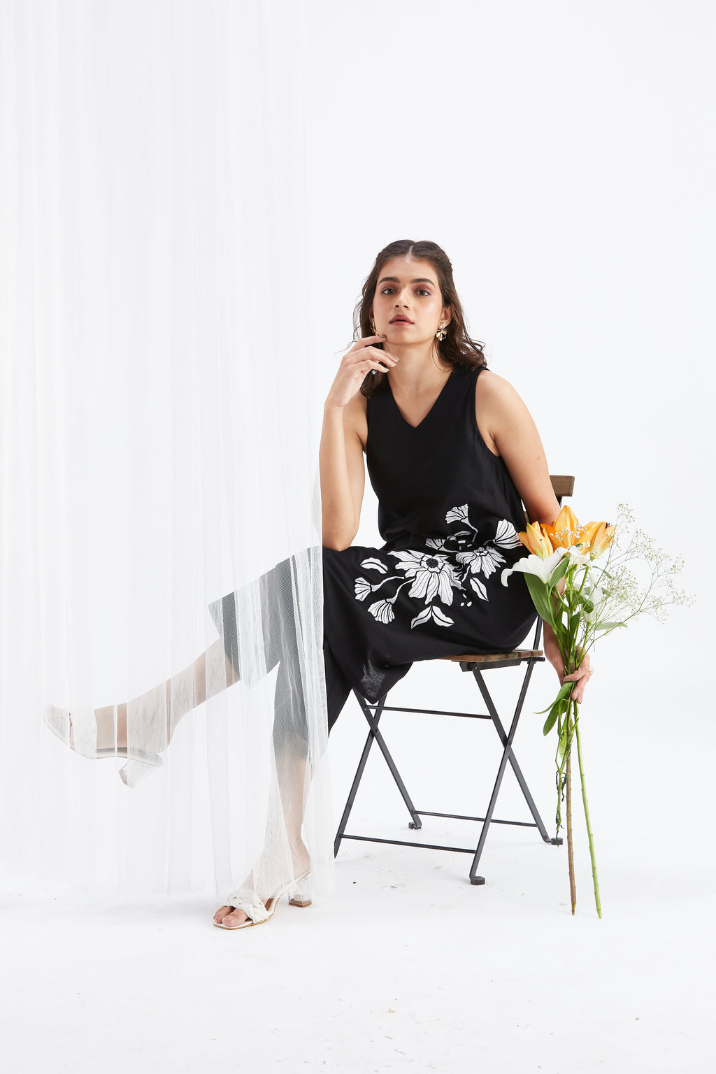 Sora Black Floral Printed Cotton kurta set at Kamakhyaa by Hasttvam. This item is Black, Cotton, Ete by Hasttvam, Floral Prints, Fusion Wear, Hand Printed, Womenswear