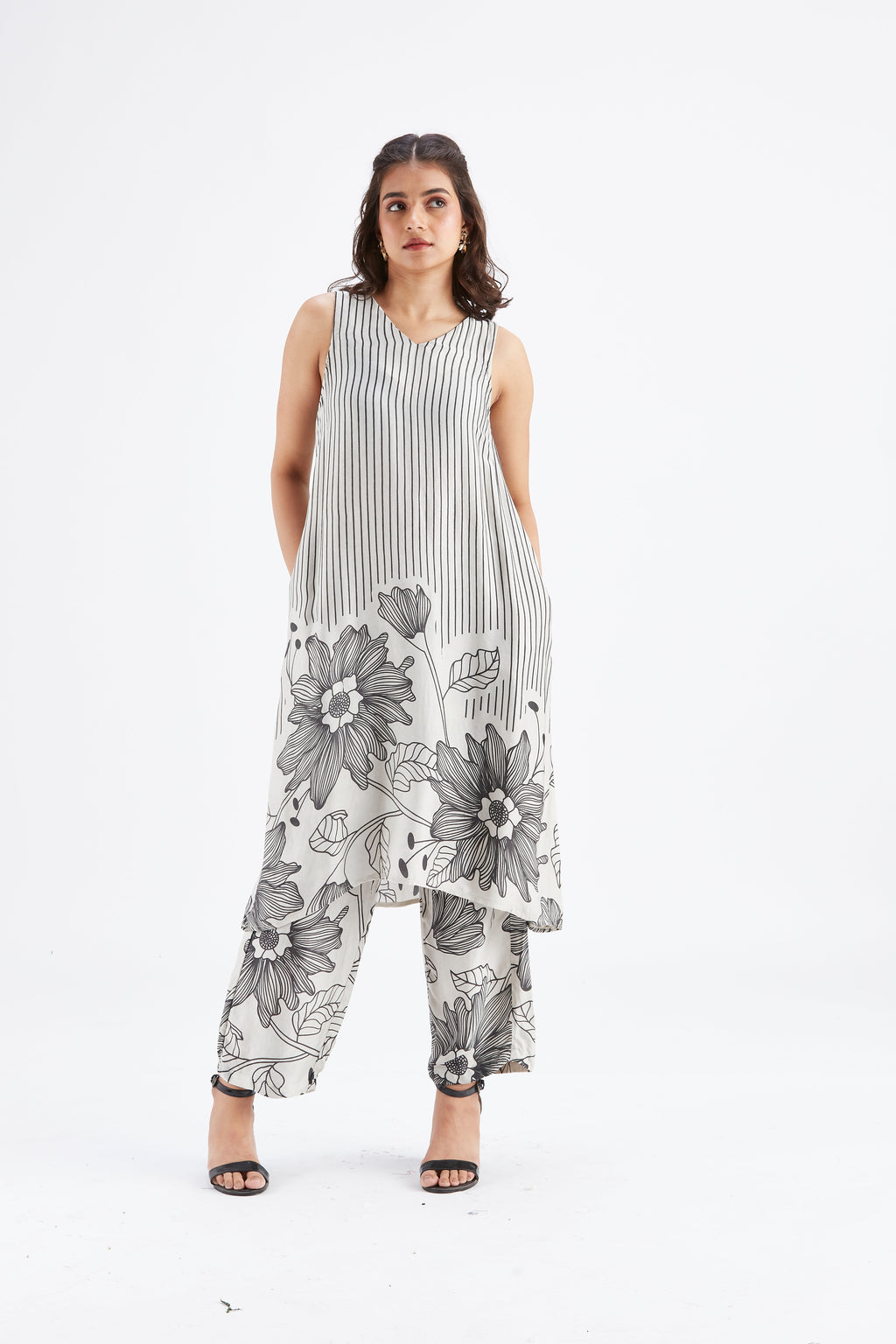 Sora White Floral Printed Modal kurta set at Kamakhyaa by Hasttvam. This item is Ete by Hasttvam, Floral Prints, Fusion Wear, Hand Printed, Modal, White, Womenswear