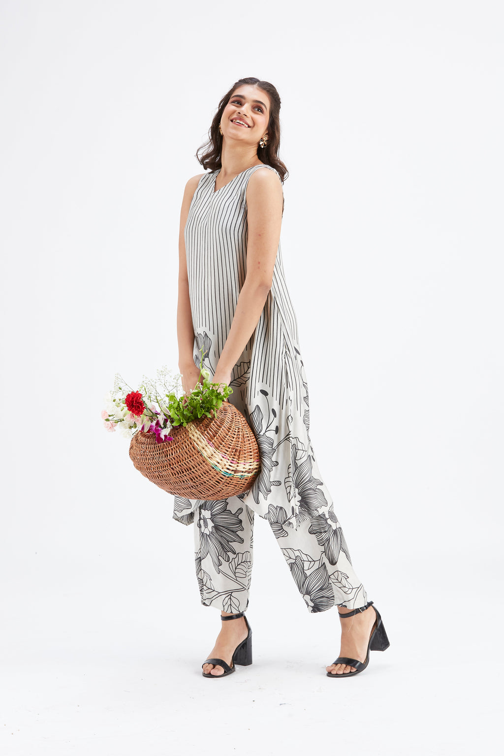 Sora White Floral Printed Modal kurta set at Kamakhyaa by Hasttvam. This item is Ete by Hasttvam, Floral Prints, Fusion Wear, Hand Printed, Modal, White, Womenswear