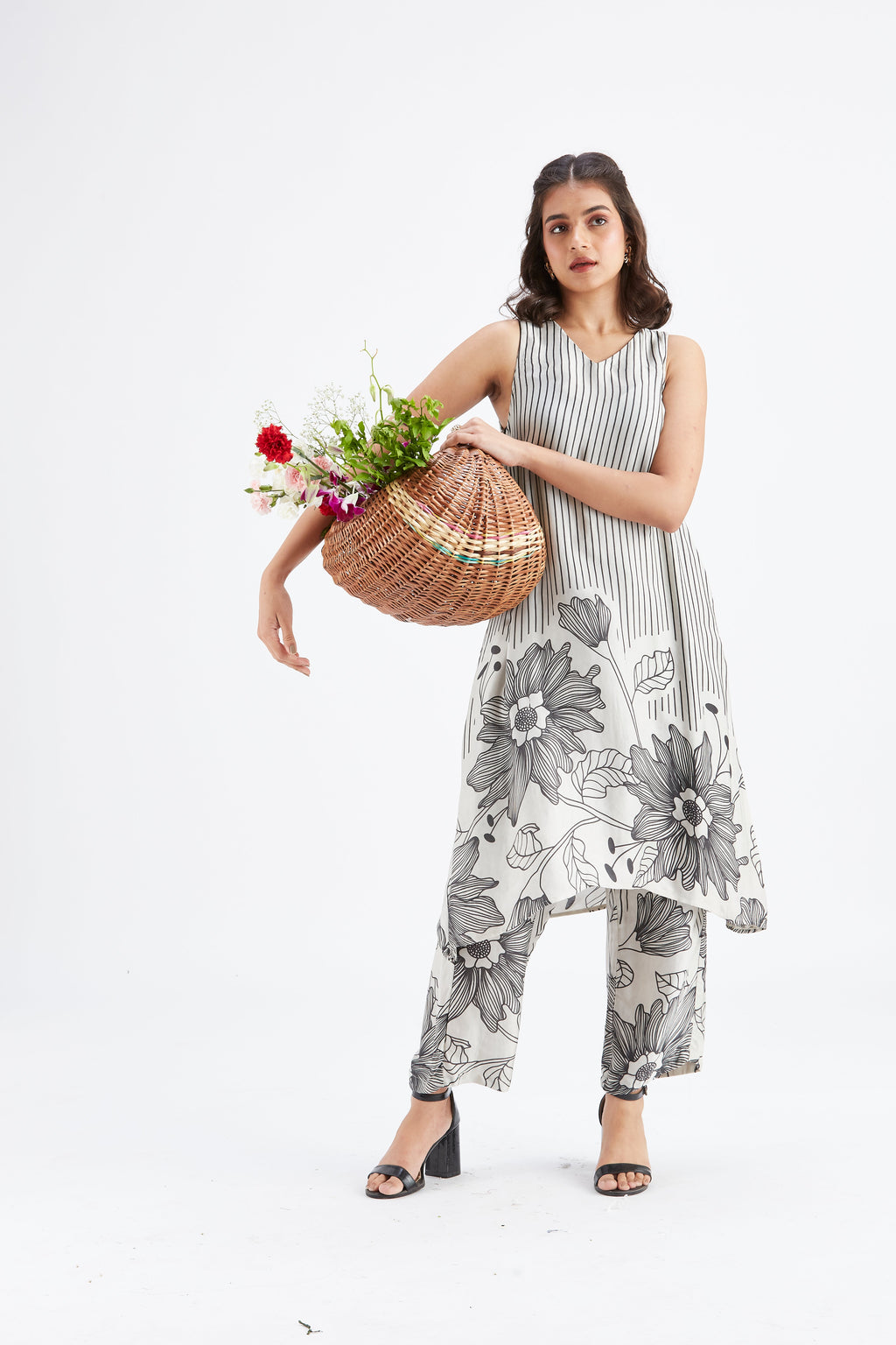 Sora White Floral Printed Modal kurta set at Kamakhyaa by Hasttvam. This item is Ete by Hasttvam, Floral Prints, Fusion Wear, Hand Printed, Modal, White, Womenswear