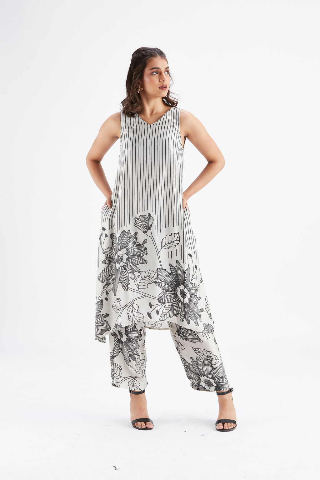 Sora White Floral Printed Modal kurta set at Kamakhyaa by Hasttvam. This item is Ete by Hasttvam, Floral Prints, Fusion Wear, Hand Printed, Modal, White, Womenswear