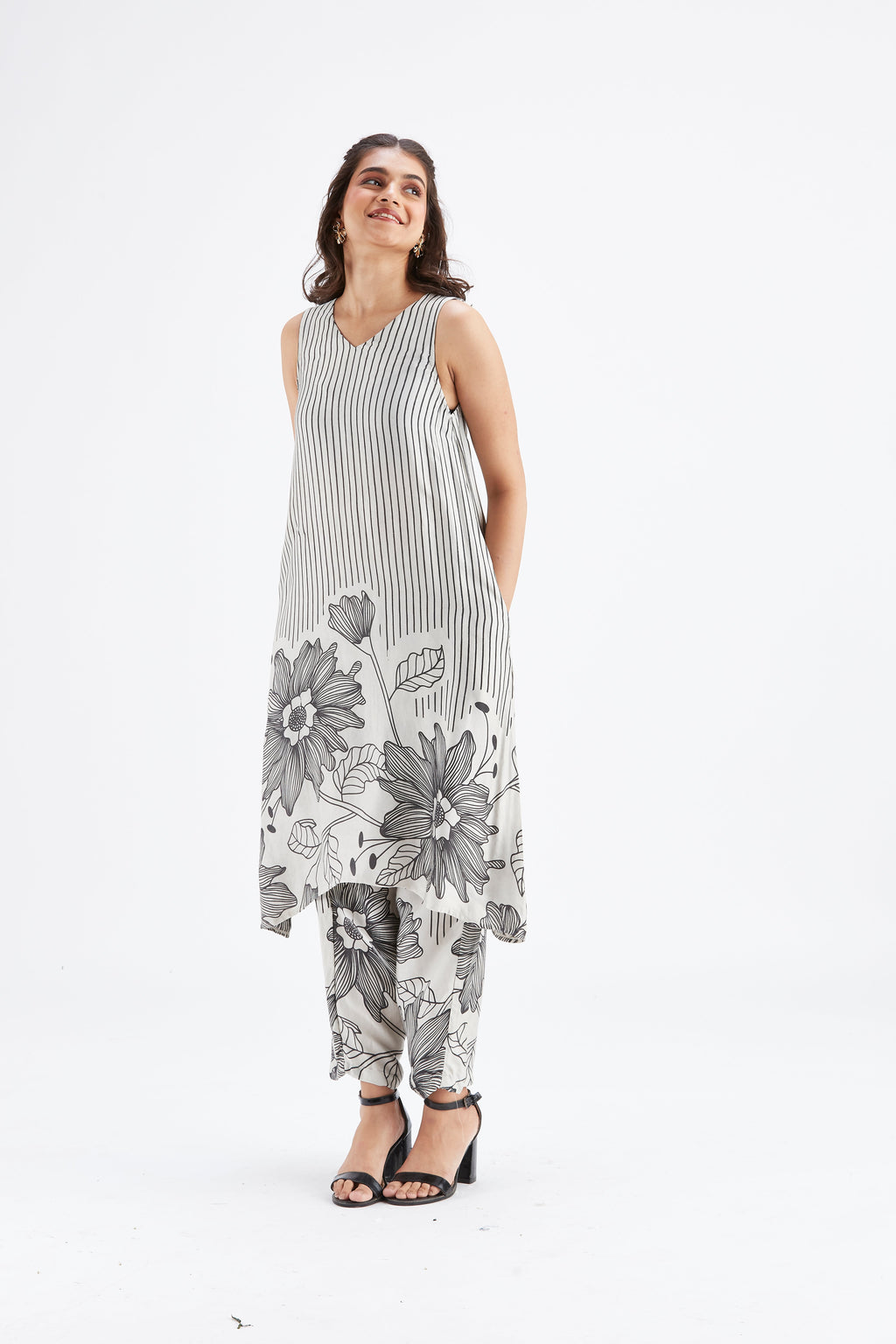 Sora White Floral Printed Modal kurta set at Kamakhyaa by Hasttvam. This item is Ete by Hasttvam, Floral Prints, Fusion Wear, Hand Printed, Modal, White, Womenswear