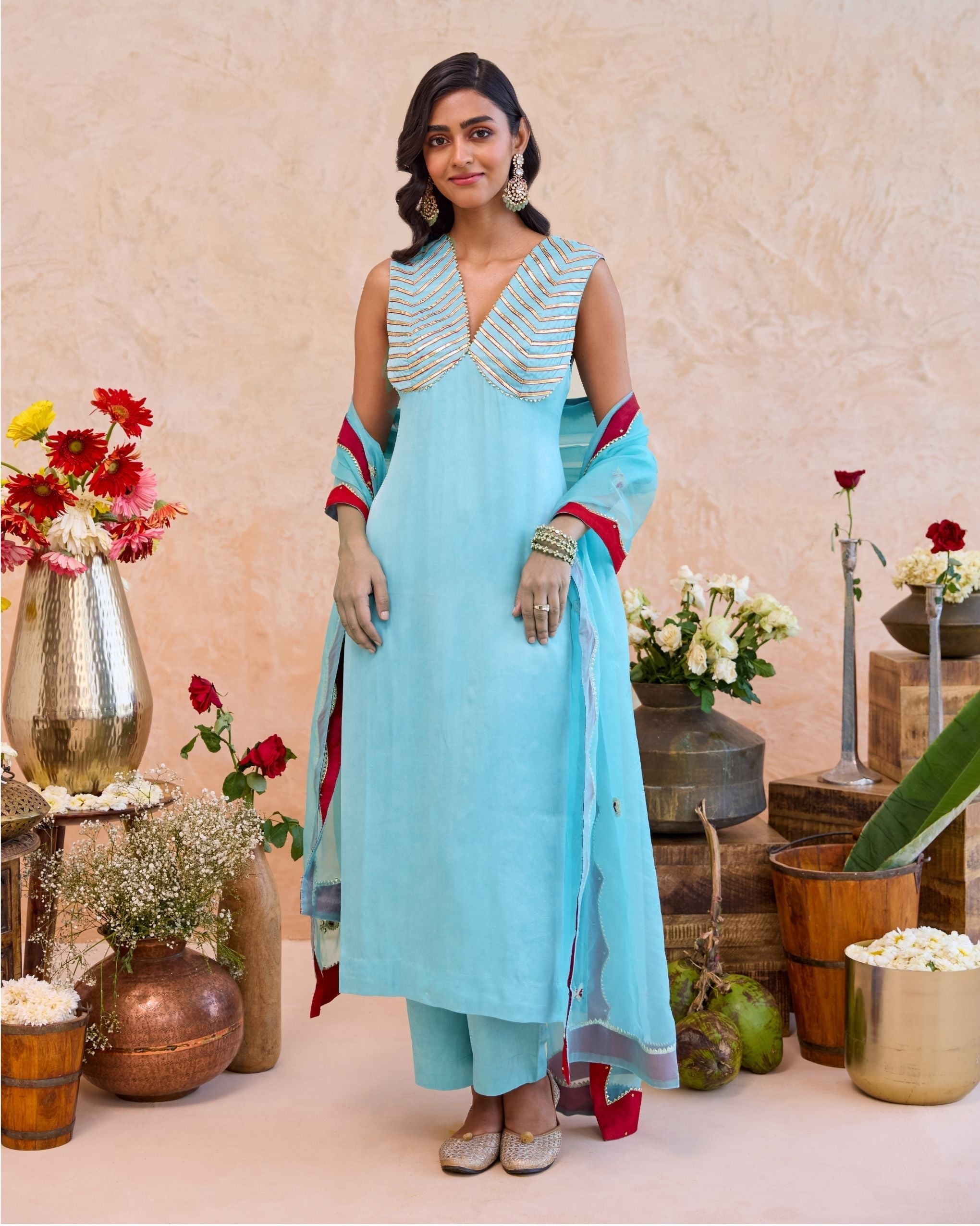 Vaidehi Kurta Set at kamakhyaa.com by Taro. This item is Jashn-E-Taro - The Trousseau Edit by Taro