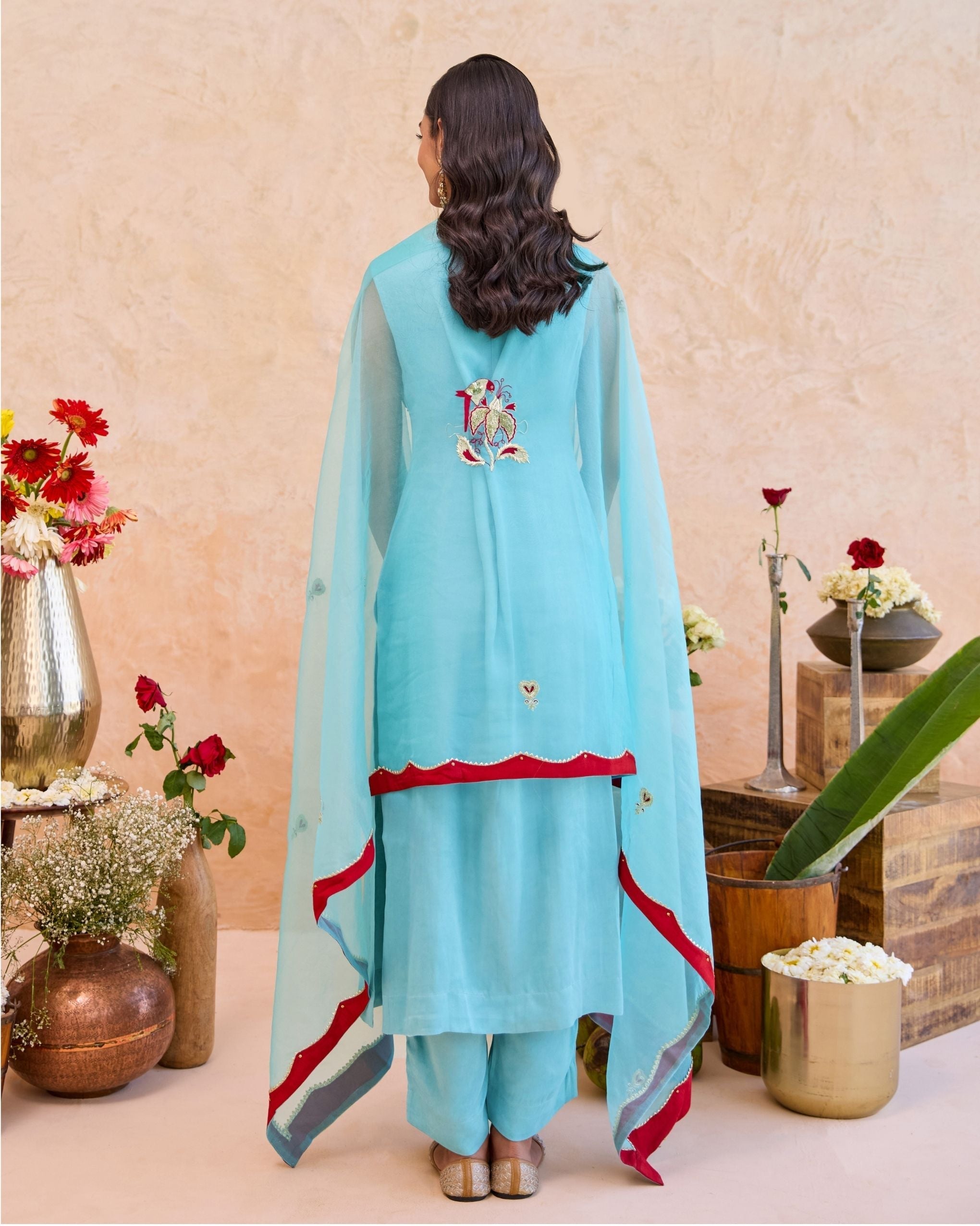 Vaidehi Kurta Set at kamakhyaa.com by Taro. This item is Jashn-E-Taro - The Trousseau Edit by Taro