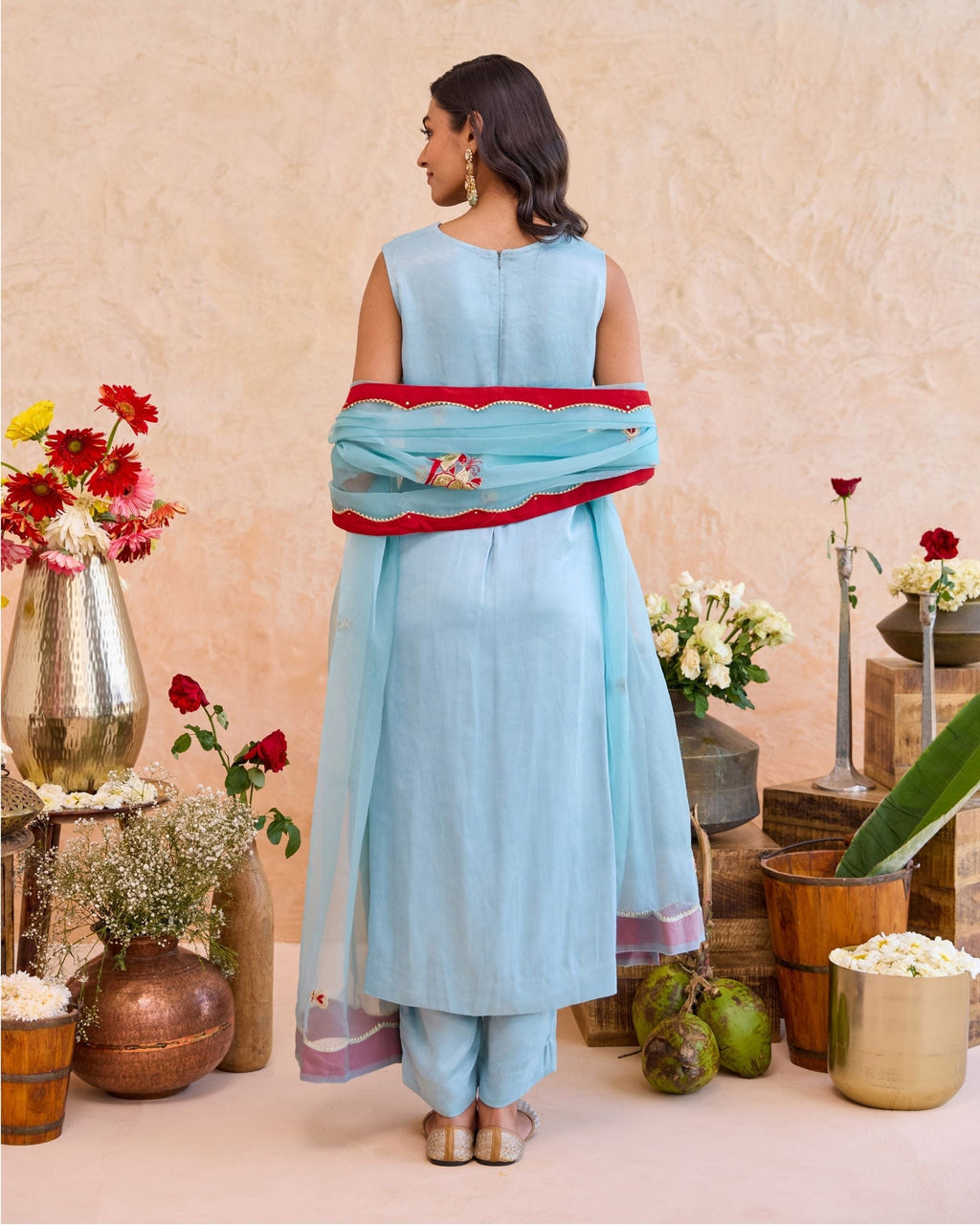 Vaidehi Kurta Set at kamakhyaa.com by Taro. This item is Jashn-E-Taro - The Trousseau Edit by Taro