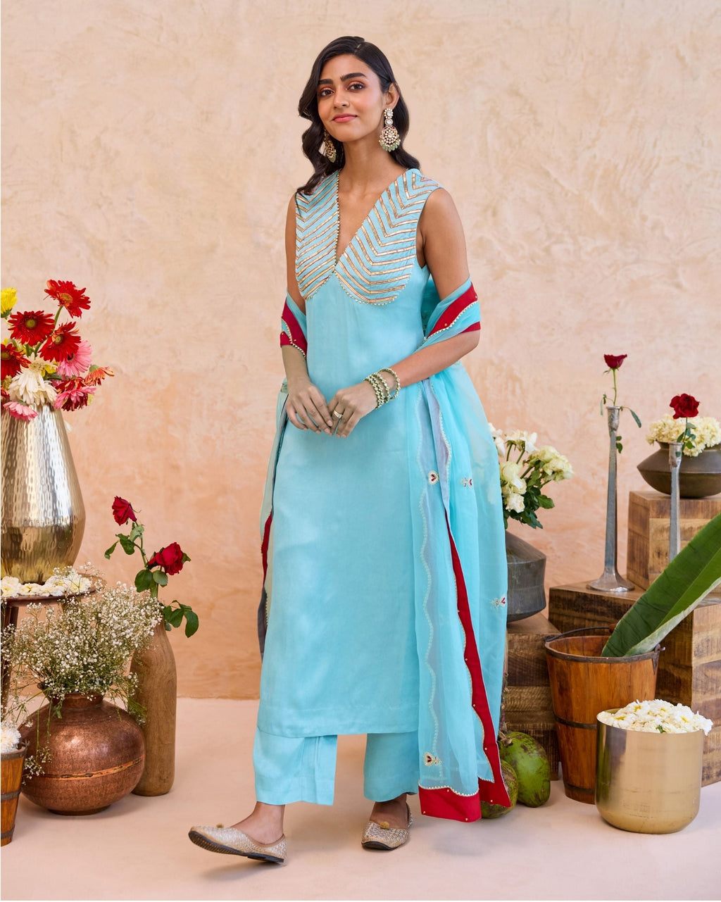 Vaidehi Kurta Set at kamakhyaa.com by Taro. This item is Jashn-E-Taro - The Trousseau Edit by Taro