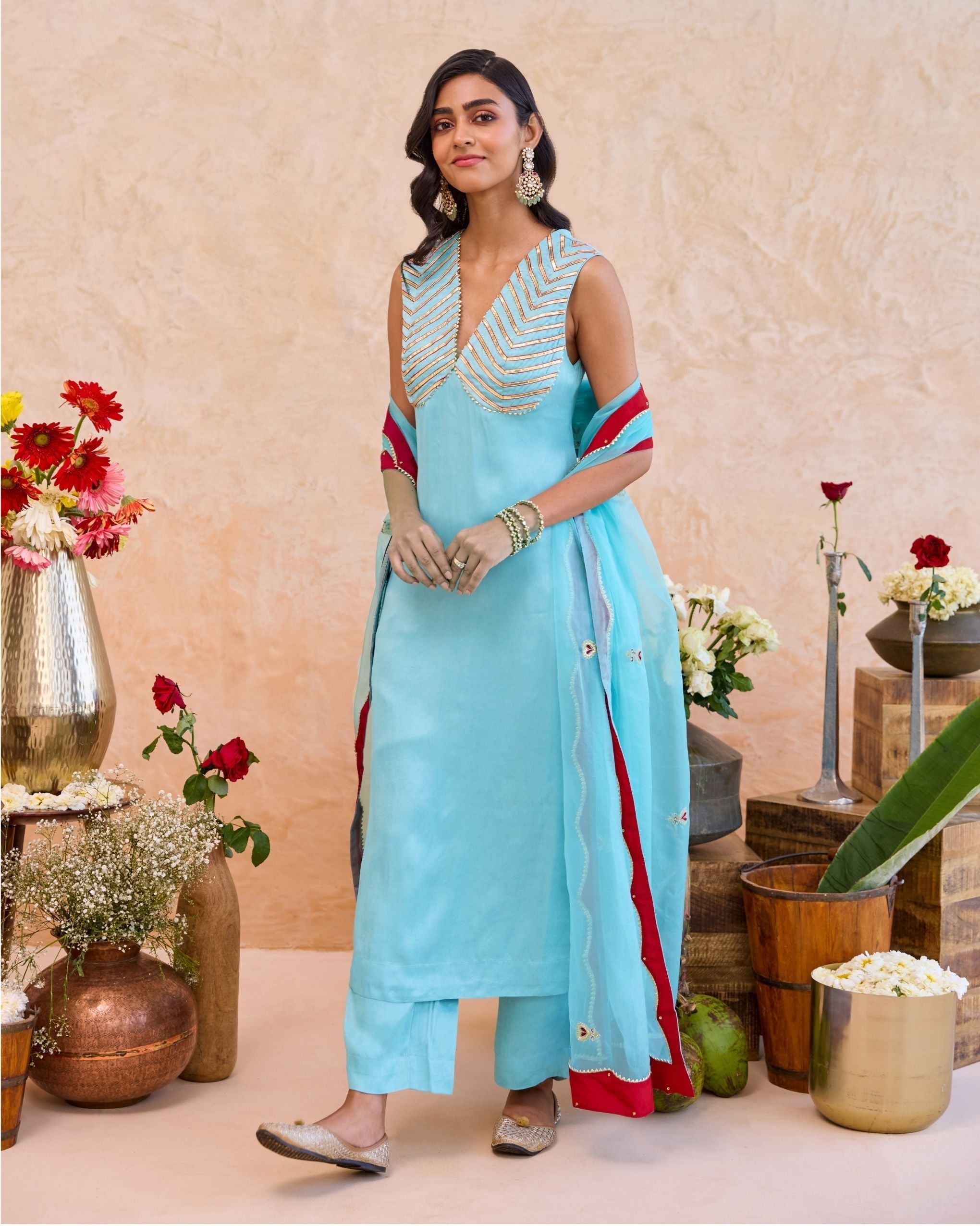 Vaidehi Kurta Set at kamakhyaa.com by Taro. This item is Jashn-E-Taro - The Trousseau Edit by Taro