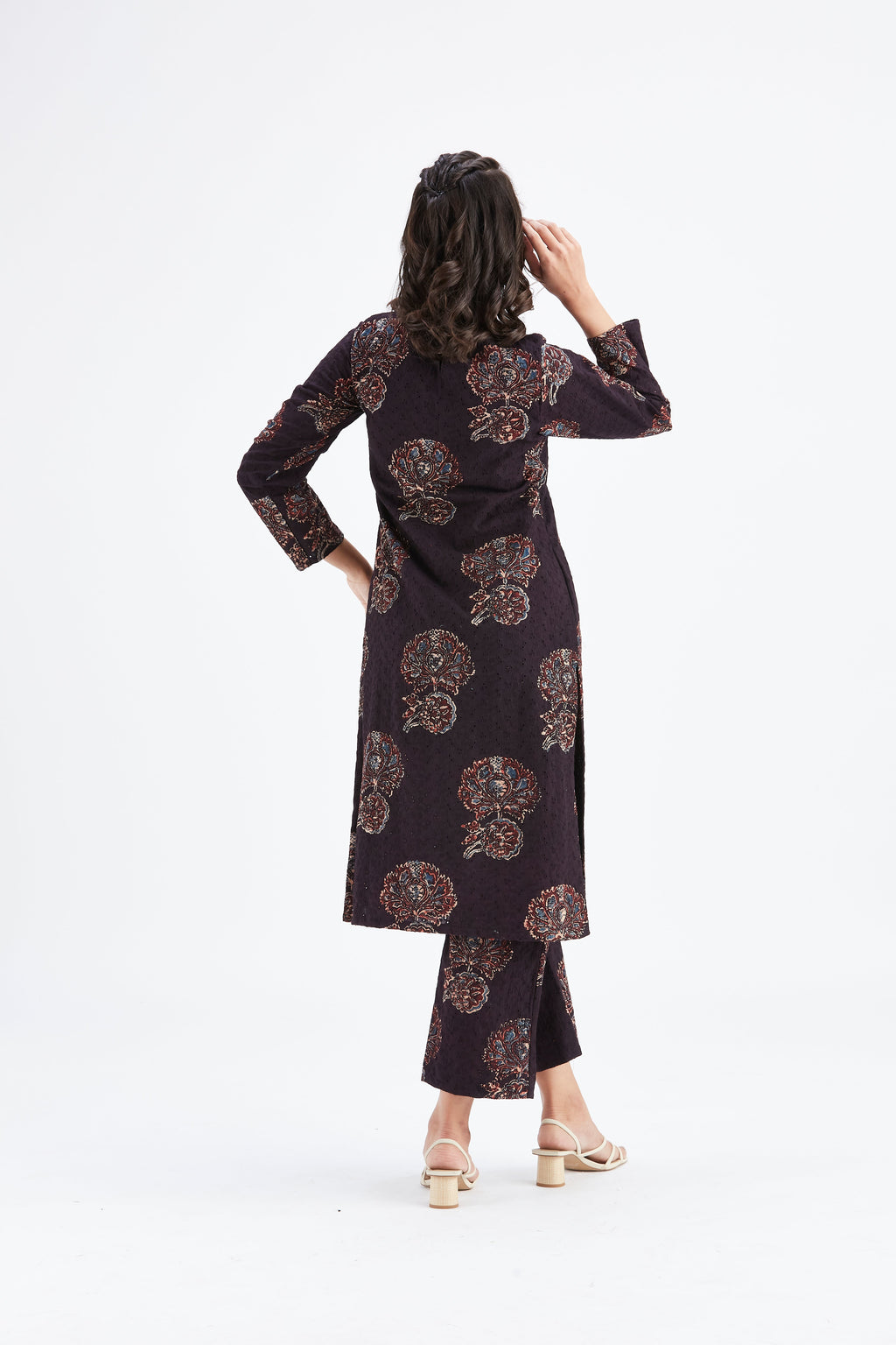Yara Black Floral Printed Cotton kurta set at Kamakhyaa by Hasttvam. This item is Black, Cotton, Ete by Hasttvam, Floral Prints, Fusion Wear, Hand Printed, Womenswear
