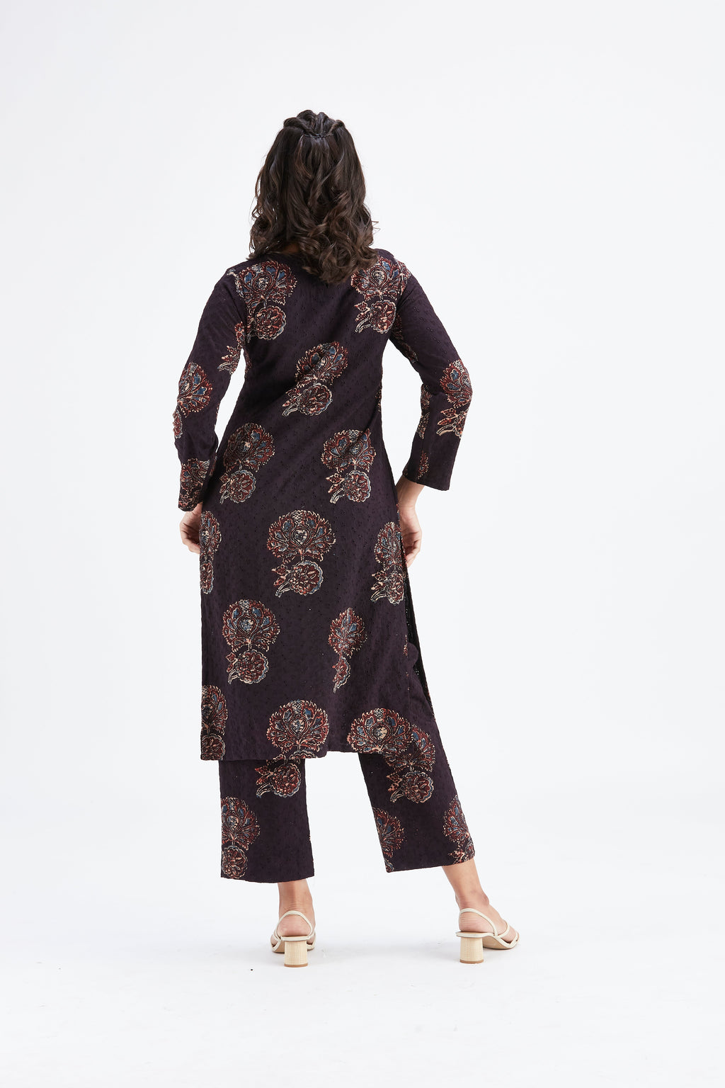 Yara Black Floral Printed Cotton kurta set at Kamakhyaa by Hasttvam. This item is Black, Cotton, Ete by Hasttvam, Floral Prints, Fusion Wear, Hand Printed, Womenswear