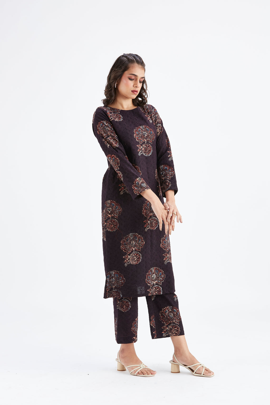 Yara Black Floral Printed Cotton kurta set at Kamakhyaa by Hasttvam. This item is Black, Cotton, Ete by Hasttvam, Floral Prints, Fusion Wear, Hand Printed, Womenswear