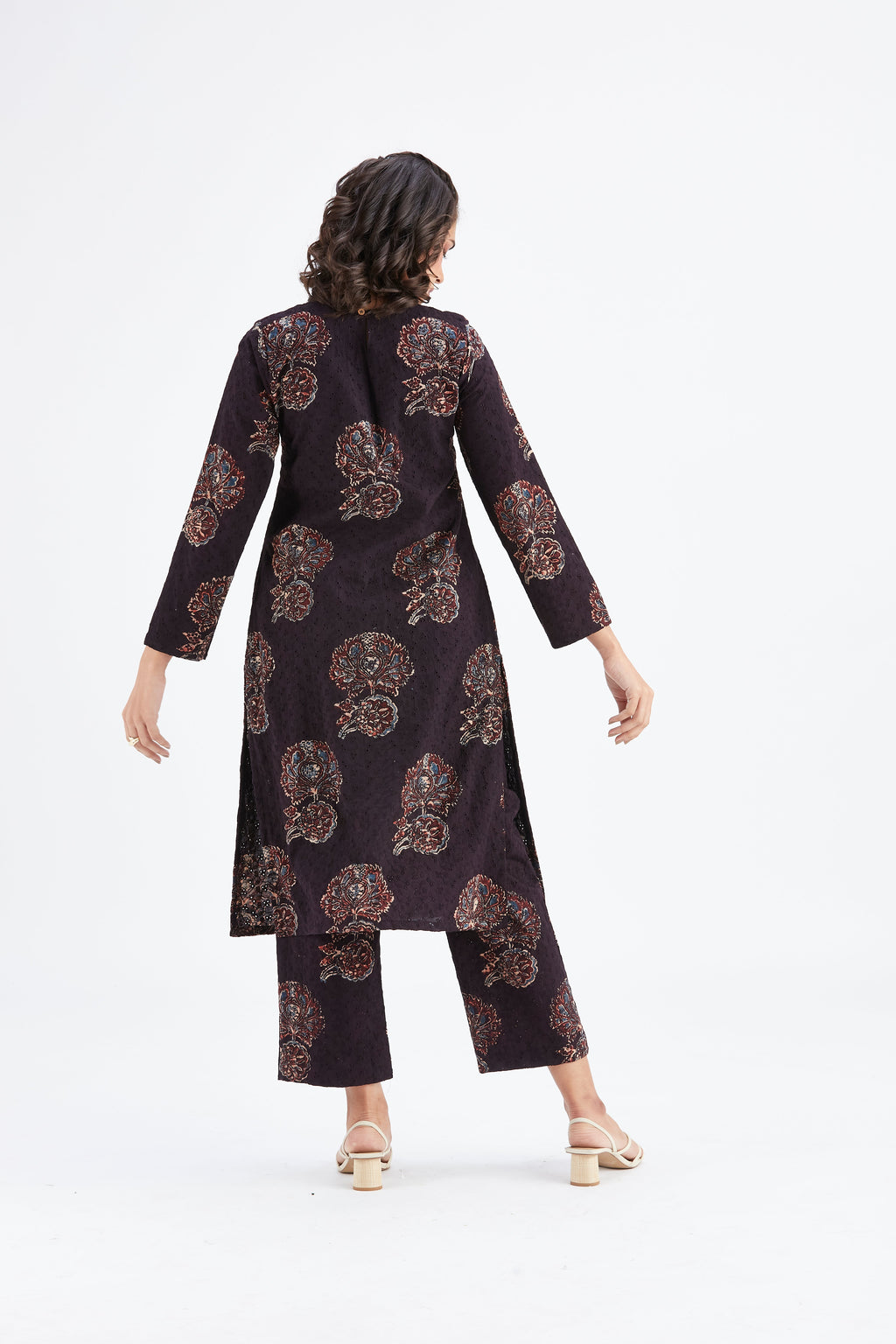 Yara Black Floral Printed Cotton kurta set at Kamakhyaa by Hasttvam. This item is Black, Cotton, Ete by Hasttvam, Floral Prints, Fusion Wear, Hand Printed, Womenswear