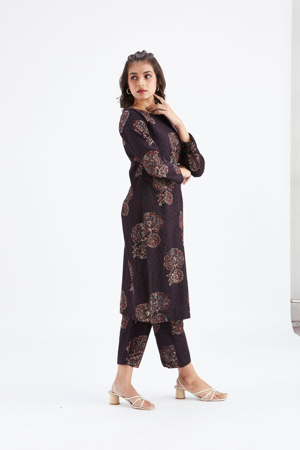 Yara Black Floral Printed Cotton kurta set at Kamakhyaa by Hasttvam. This item is Black, Cotton, Ete by Hasttvam, Floral Prints, Fusion Wear, Hand Printed, Womenswear