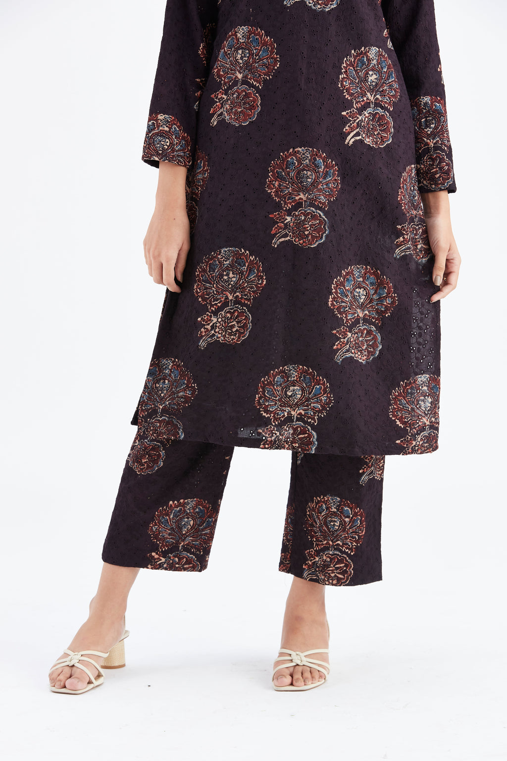 Yara Black Floral Printed Cotton kurta set at Kamakhyaa by Hasttvam. This item is Black, Cotton, Ete by Hasttvam, Floral Prints, Fusion Wear, Hand Printed, Womenswear
