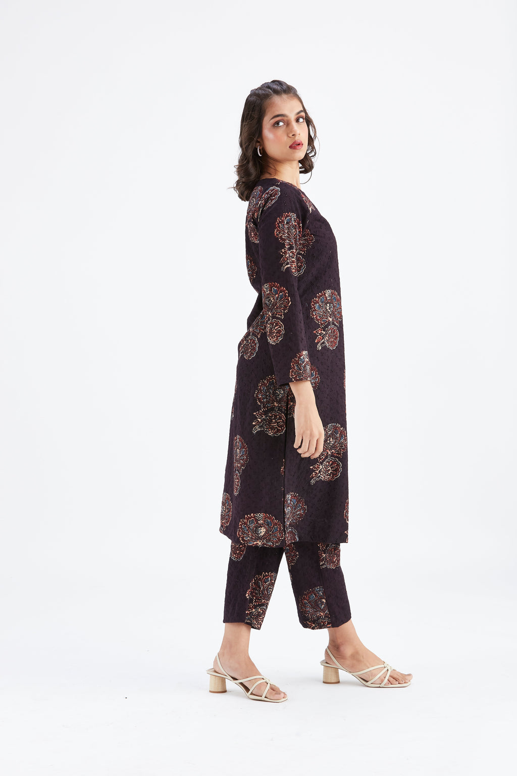 Yara Black Floral Printed Cotton kurta set at Kamakhyaa by Hasttvam. This item is Black, Cotton, Ete by Hasttvam, Floral Prints, Fusion Wear, Hand Printed, Womenswear