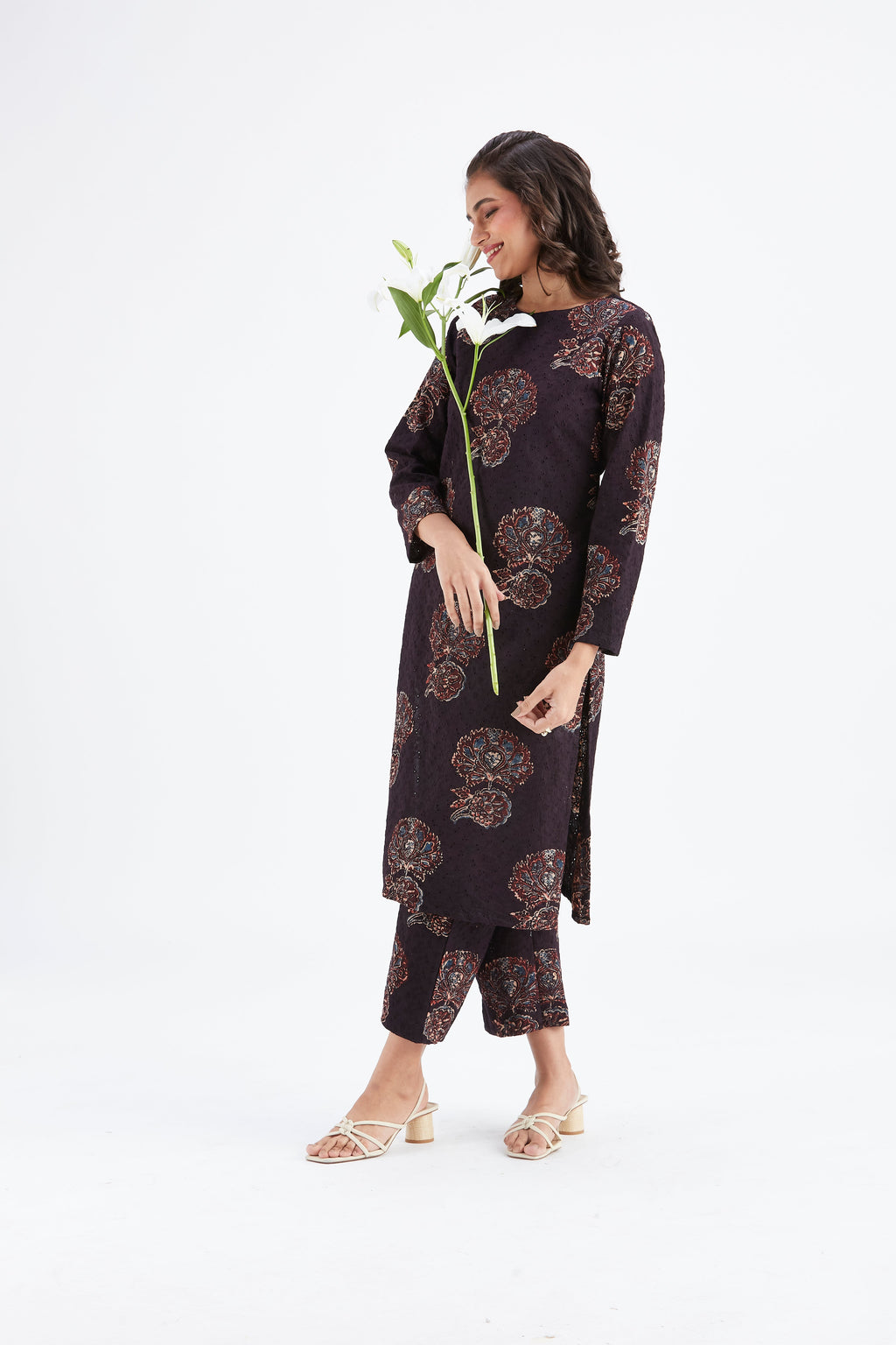 Yara Black Floral Printed Cotton kurta set at Kamakhyaa by Hasttvam. This item is Black, Cotton, Ete by Hasttvam, Floral Prints, Fusion Wear, Hand Printed, Womenswear