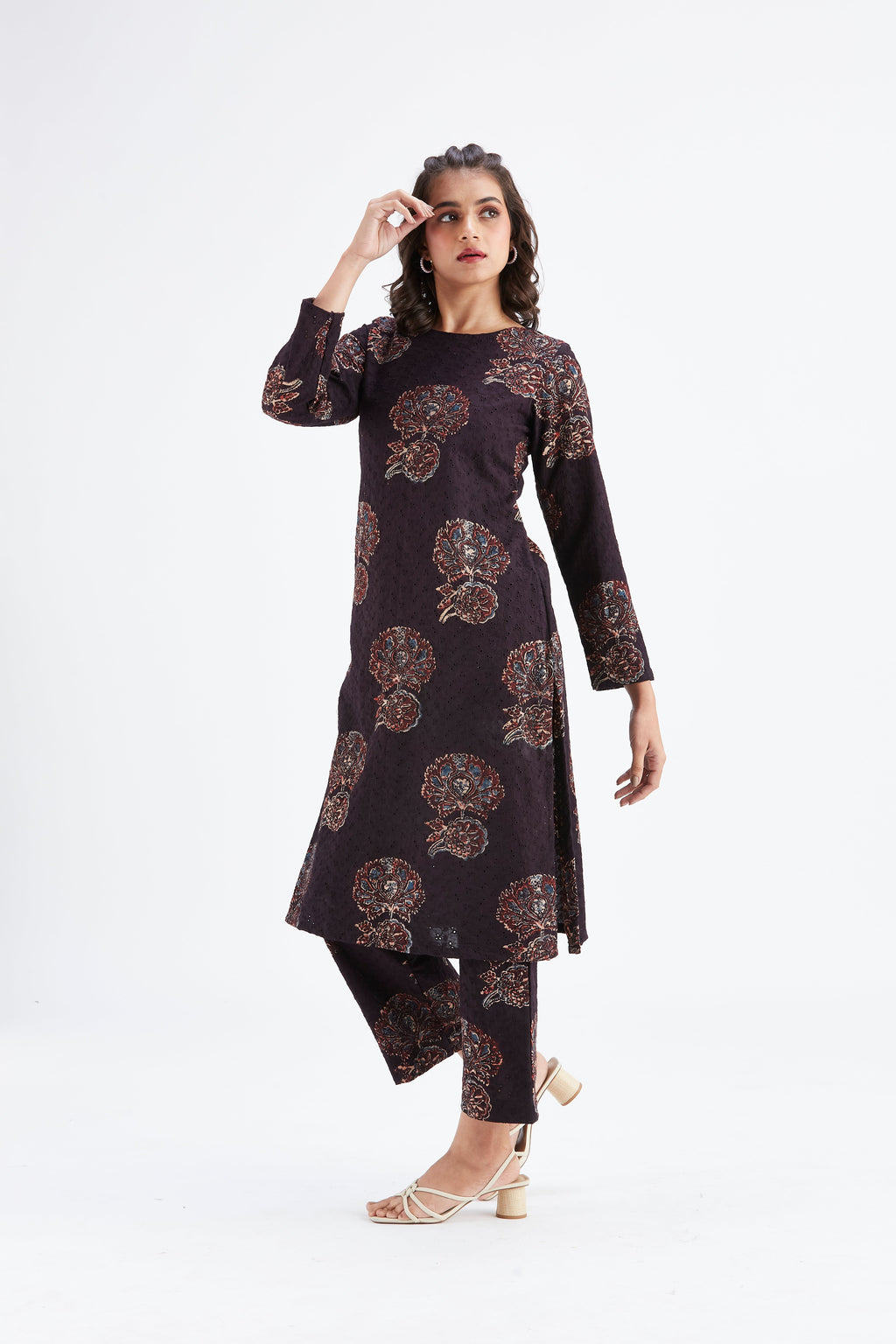 Yara Black Floral Printed Cotton kurta set at Kamakhyaa by Hasttvam. This item is Black, Cotton, Ete by Hasttvam, Floral Prints, Fusion Wear, Hand Printed, Womenswear