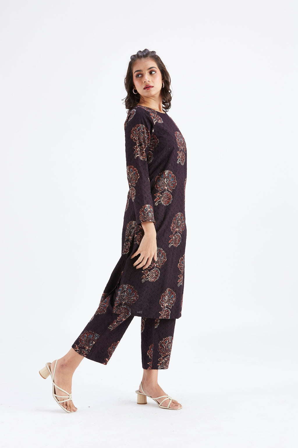 Yara Black Floral Printed Cotton kurta set at Kamakhyaa by Hasttvam. This item is Black, Cotton, Ete by Hasttvam, Floral Prints, Fusion Wear, Hand Printed, Womenswear