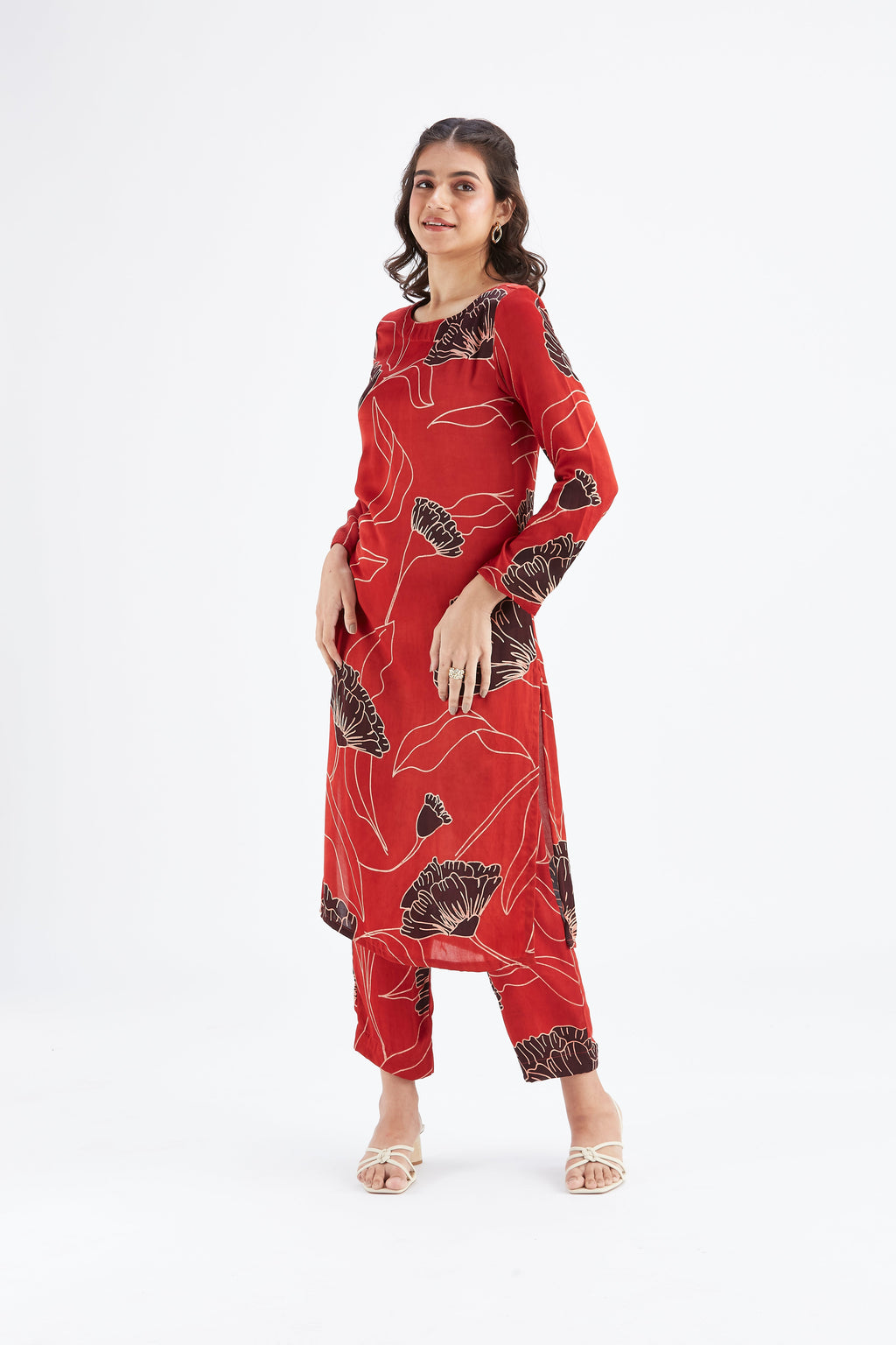 Yara Red kurta Cotton set at Kamakhyaa by Hasttvam. This item is Cotton, Ete by Hasttvam, Floral Prints, Fusion Wear, Hand Printed, Red, Womenswear