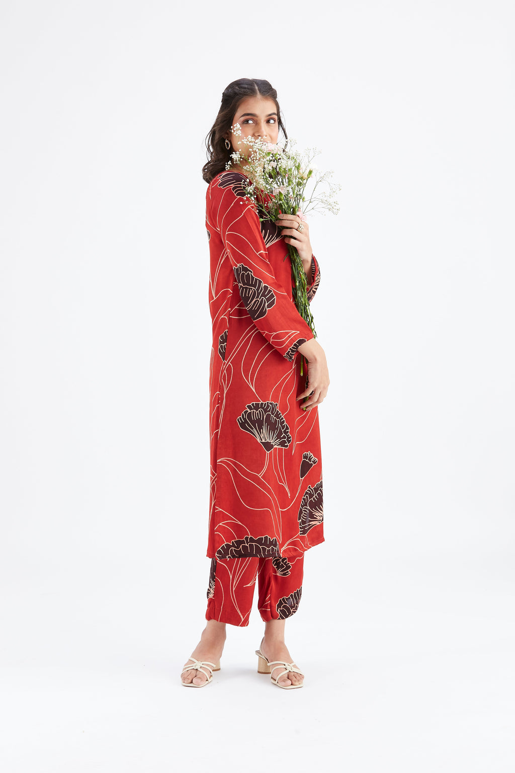 Yara Red kurta Cotton set at Kamakhyaa by Hasttvam. This item is Cotton, Ete by Hasttvam, Floral Prints, Fusion Wear, Hand Printed, Red, Womenswear