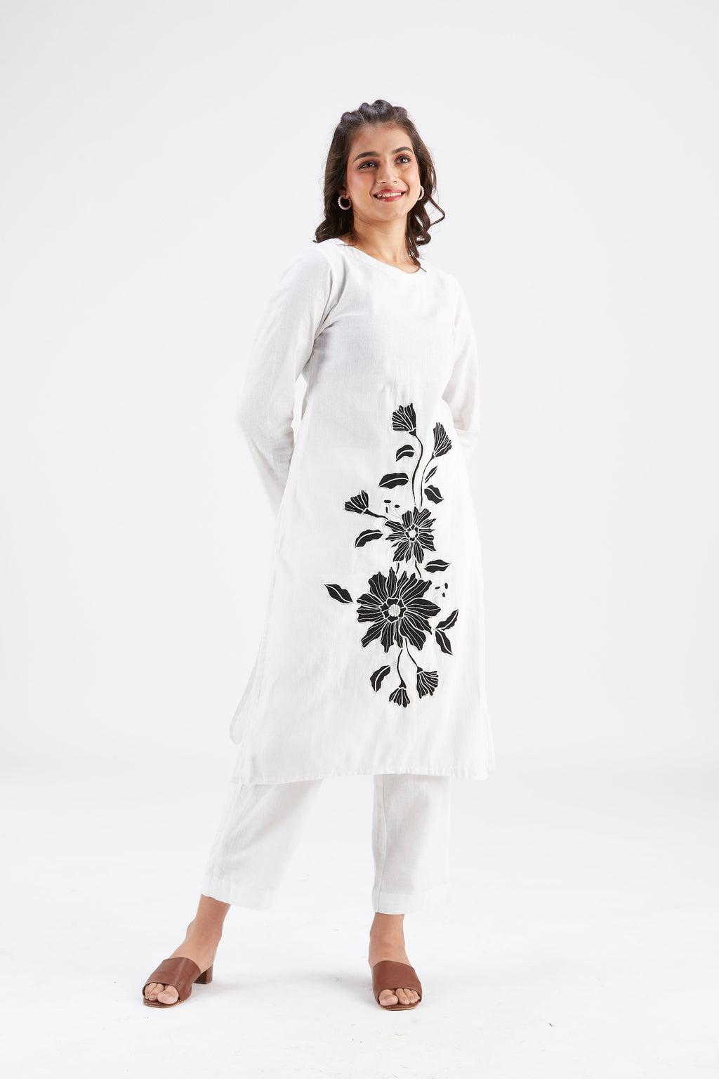 Yara White Floral Printed Modal kurta set at Kamakhyaa by Hasttvam. This item is Ete by Hasttvam, Floral Prints, Fusion Wear, Hand Printed, Modal, White, Womenswear