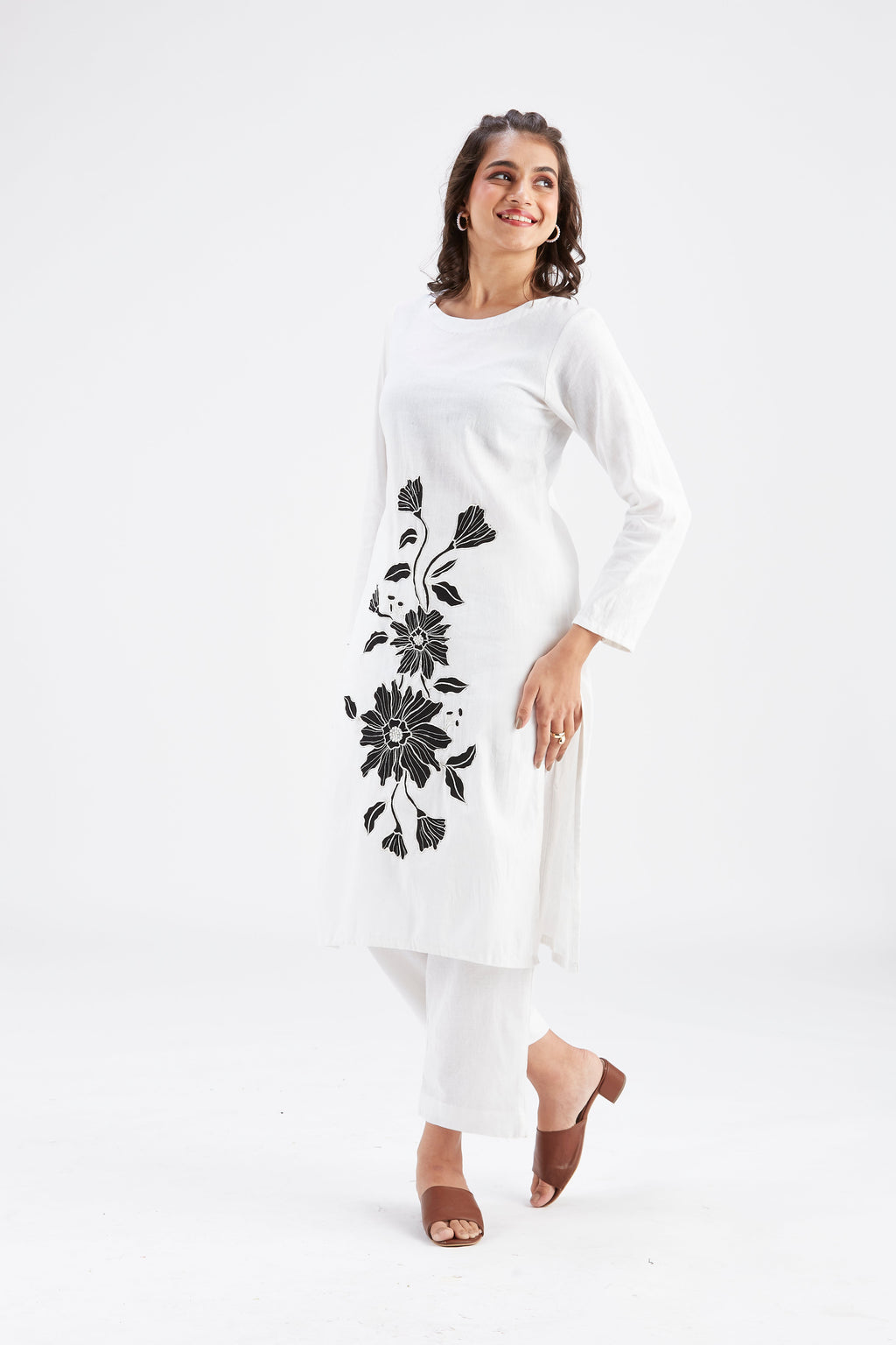 Yara White Floral Printed Modal kurta set at Kamakhyaa by Hasttvam. This item is Ete by Hasttvam, Floral Prints, Fusion Wear, Hand Printed, Modal, White, Womenswear