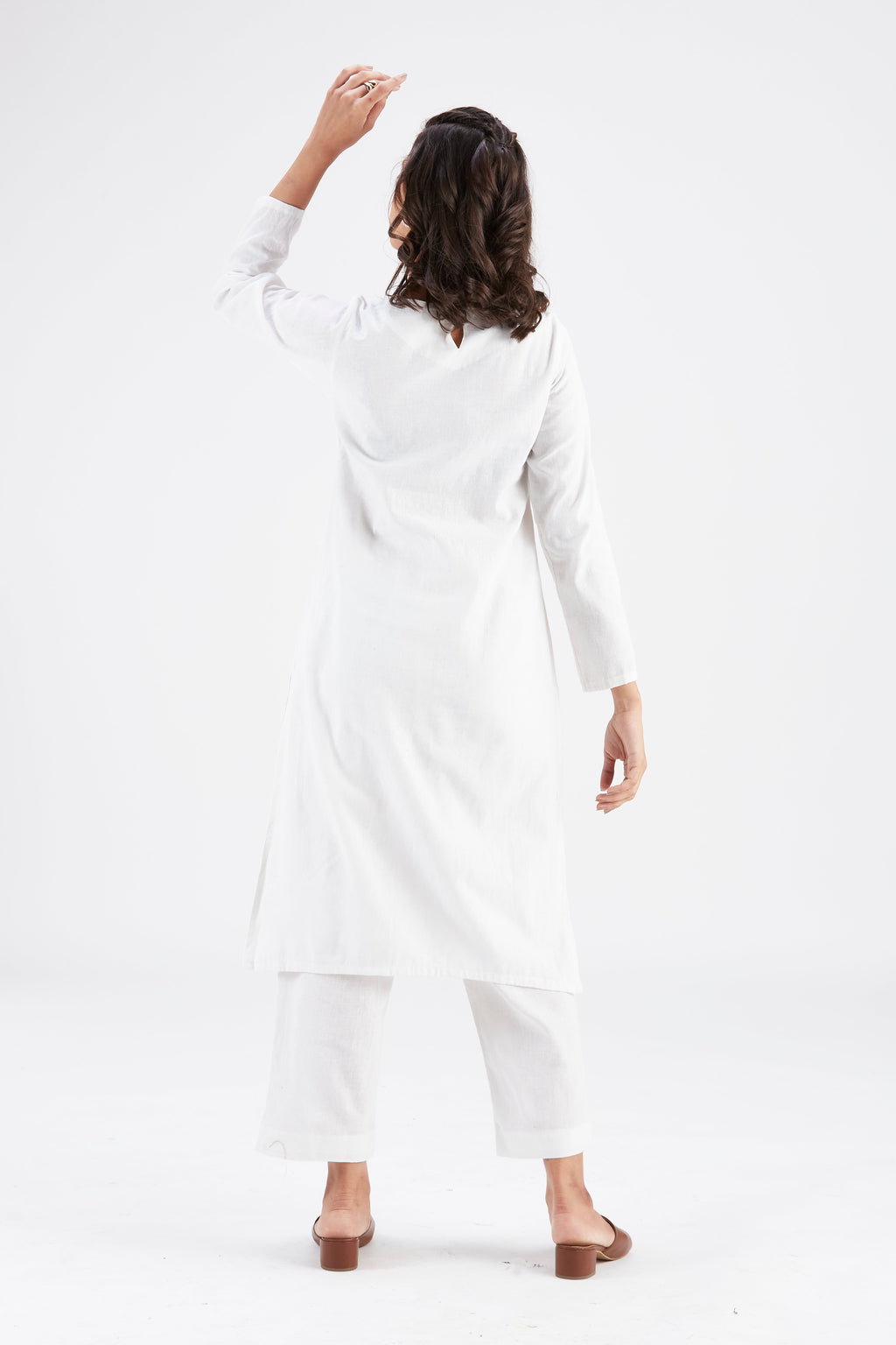 Yara White Floral Printed Modal kurta set at Kamakhyaa by Hasttvam. This item is Ete by Hasttvam, Floral Prints, Fusion Wear, Hand Printed, Modal, White, Womenswear