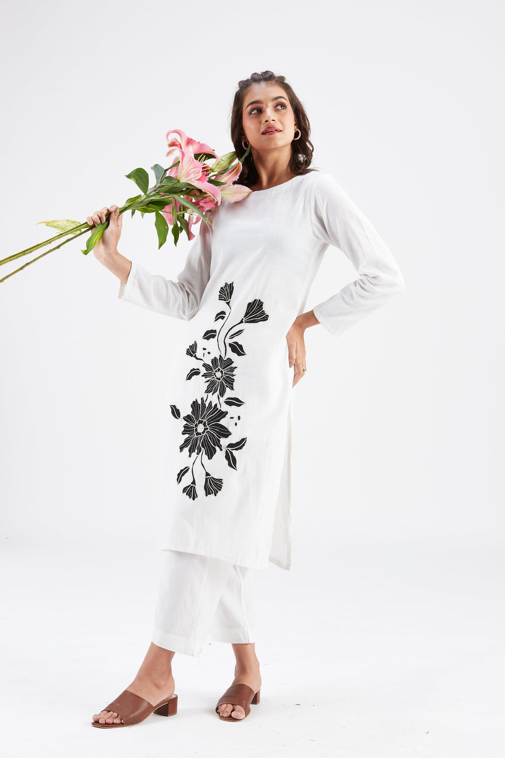 Yara White Floral Printed Modal kurta set at Kamakhyaa by Hasttvam. This item is Ete by Hasttvam, Floral Prints, Fusion Wear, Hand Printed, Modal, White, Womenswear
